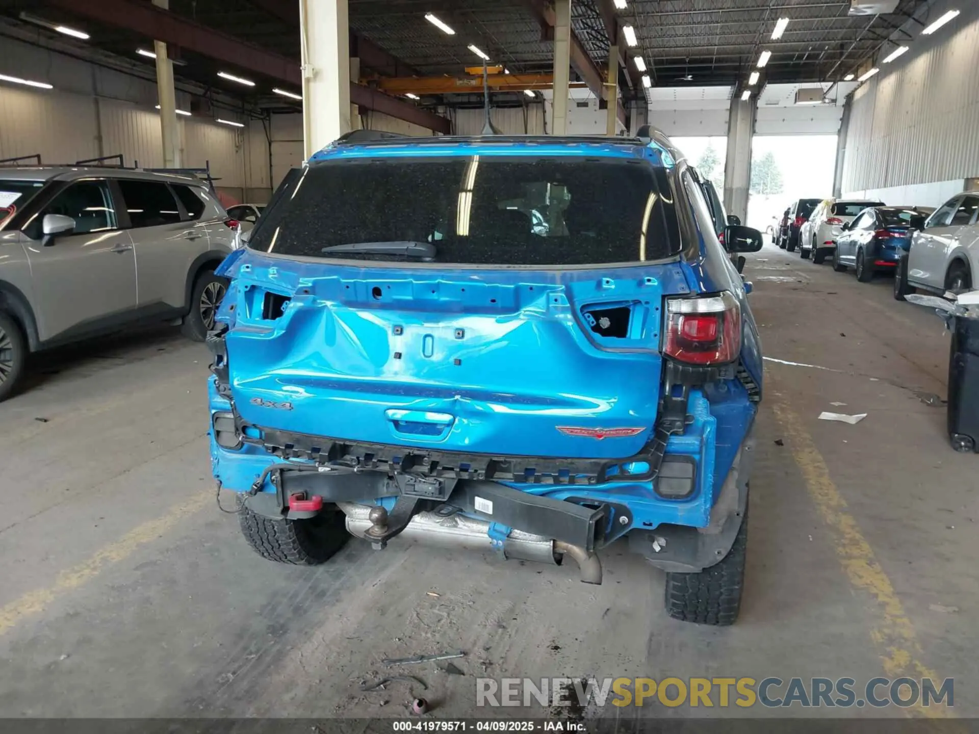 16 fotografías del automóvil dañado 3C4NJDDB4KT630356 JEEP COMPASS 2019