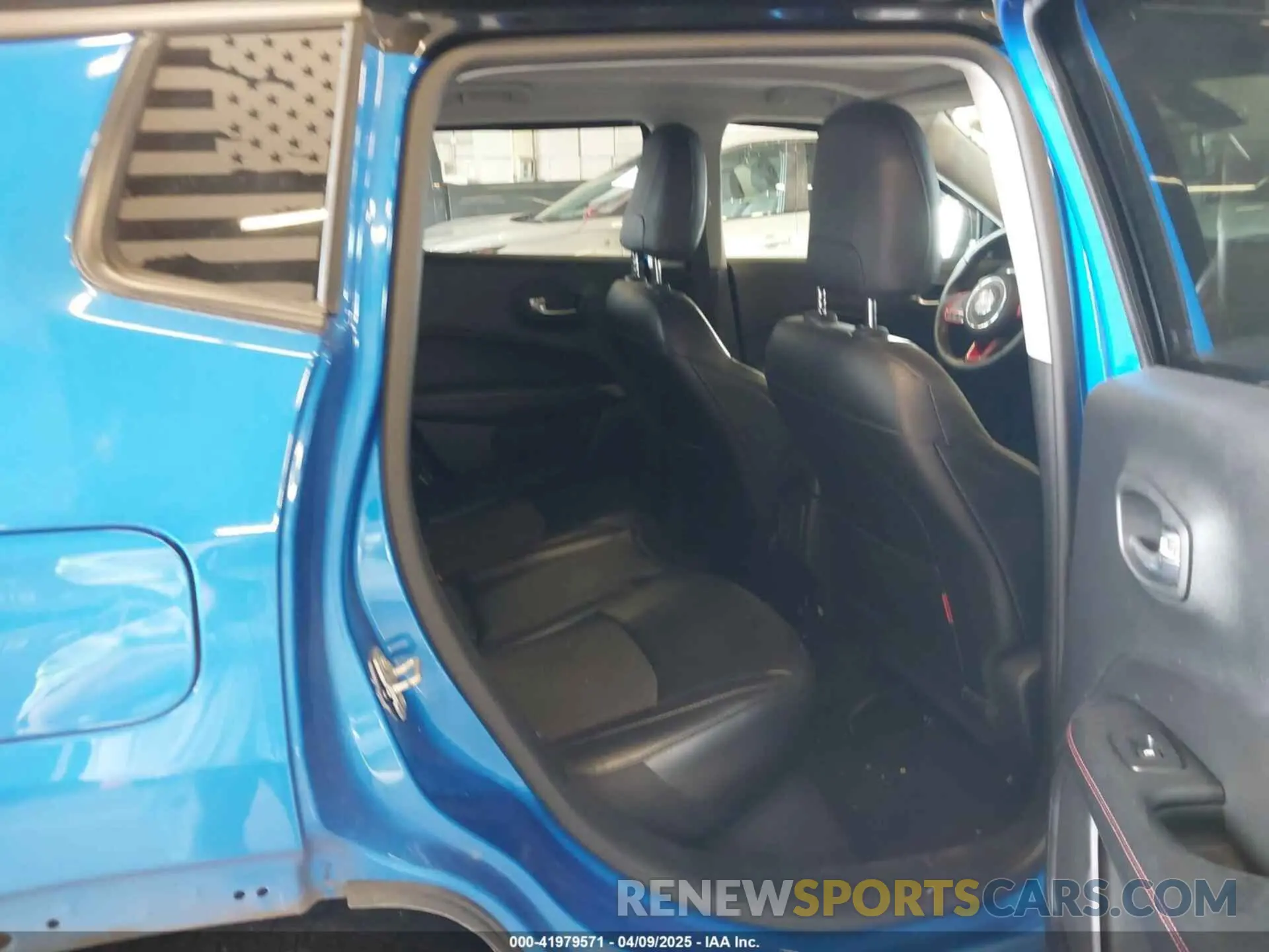 8 fotografías del automóvil dañado 3C4NJDDB4KT630356 JEEP COMPASS 2019