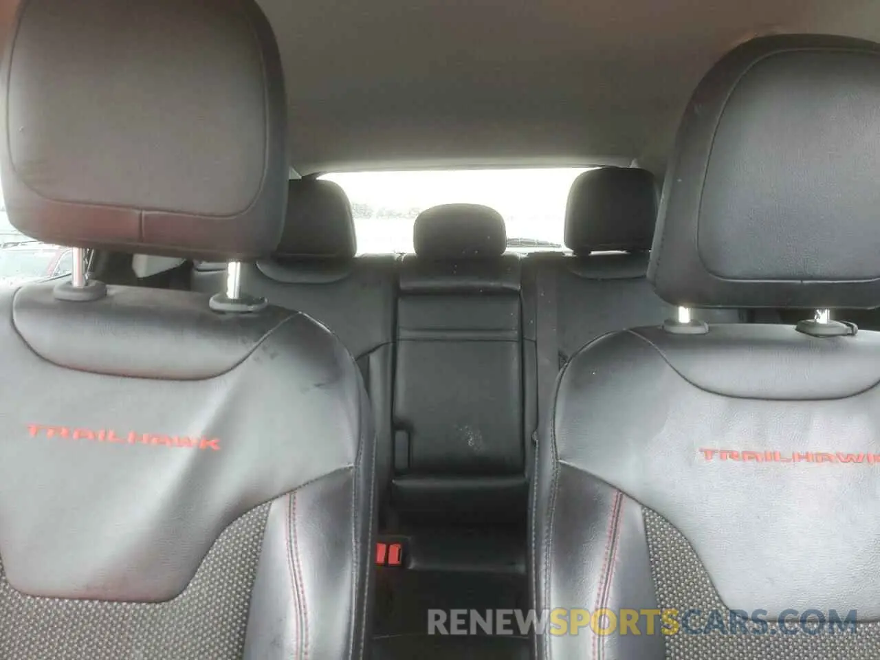 10 fotografías del automóvil dañado 3C4NJDDB4KT790351 JEEP COMPASS 2019