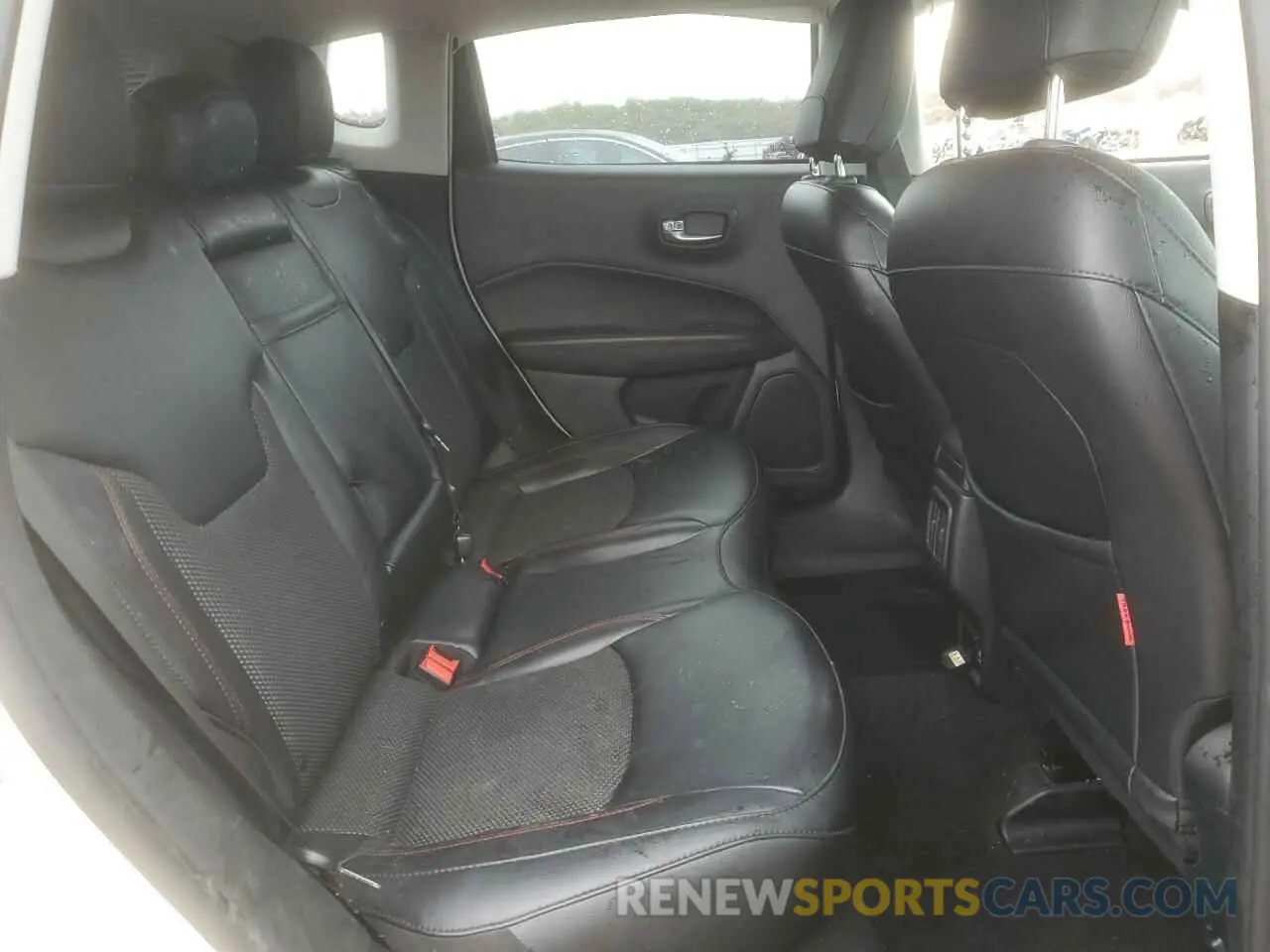 11 fotografías del automóvil dañado 3C4NJDDB4KT790351 JEEP COMPASS 2019