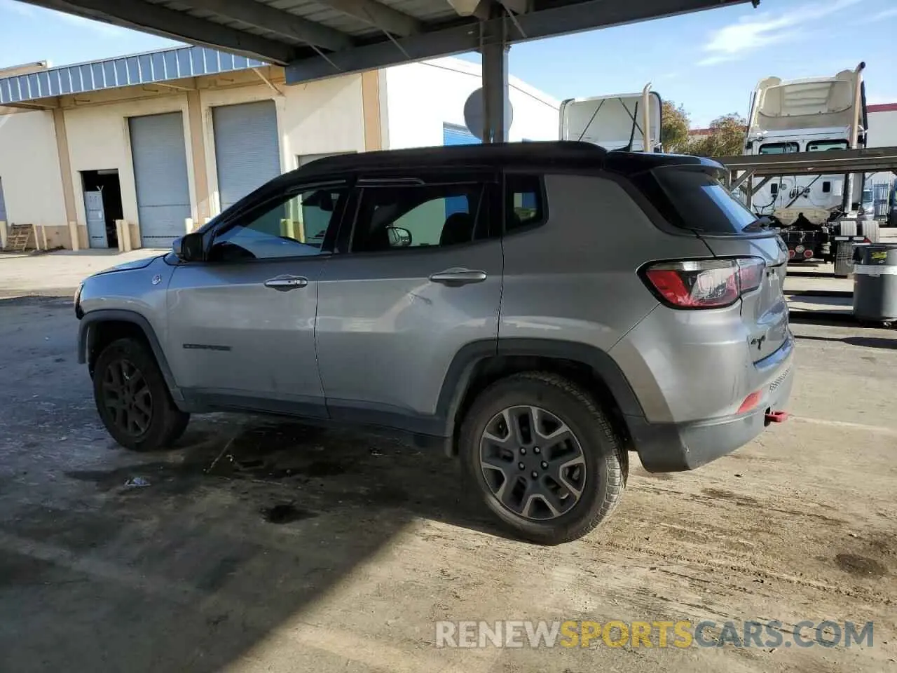 2 fotografías del automóvil dañado 3C4NJDDB5KT721233 JEEP COMPASS 2019