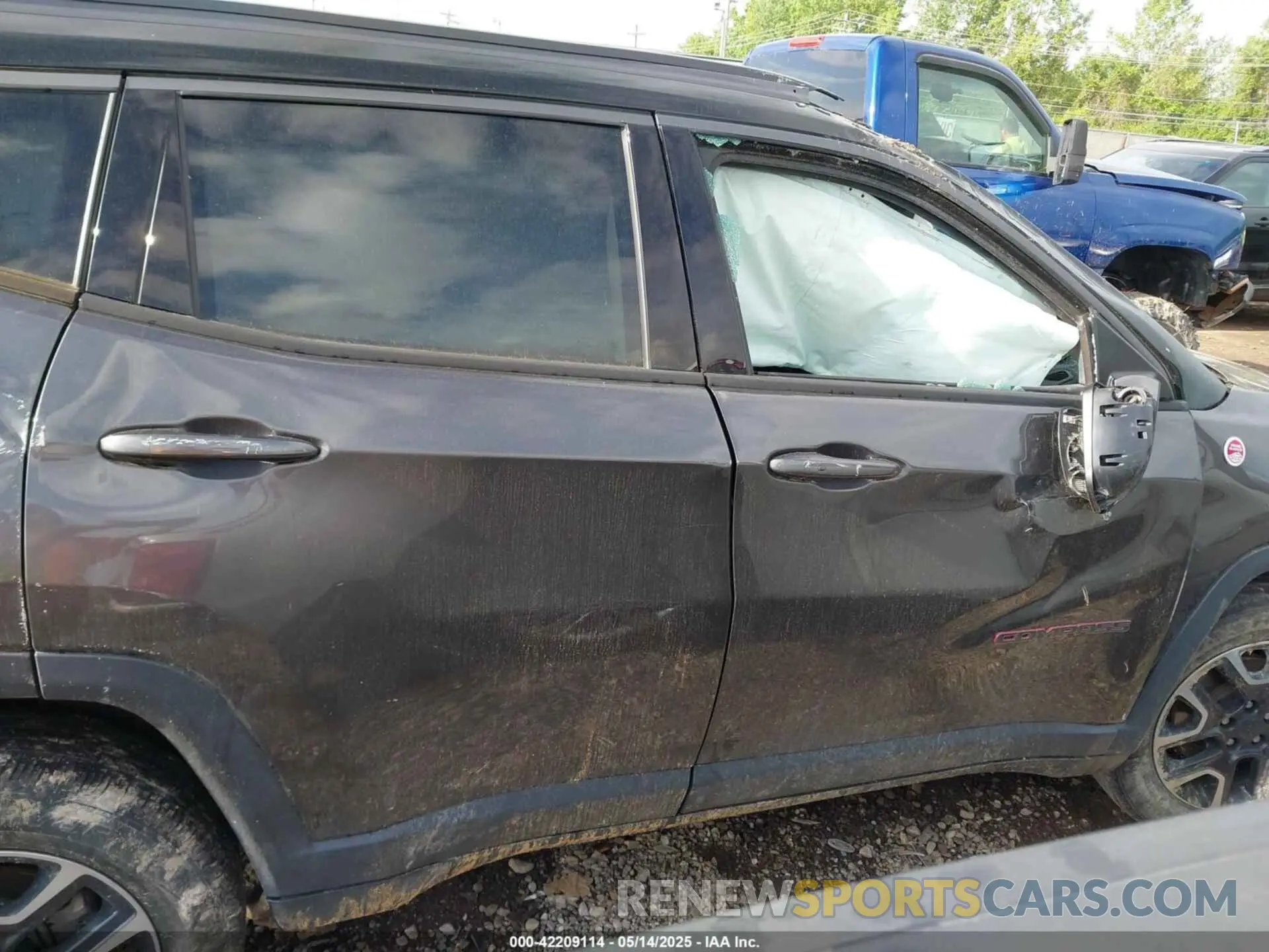 14 fotografías del automóvil dañado 3C4NJDDB5KT722107 JEEP COMPASS 2019