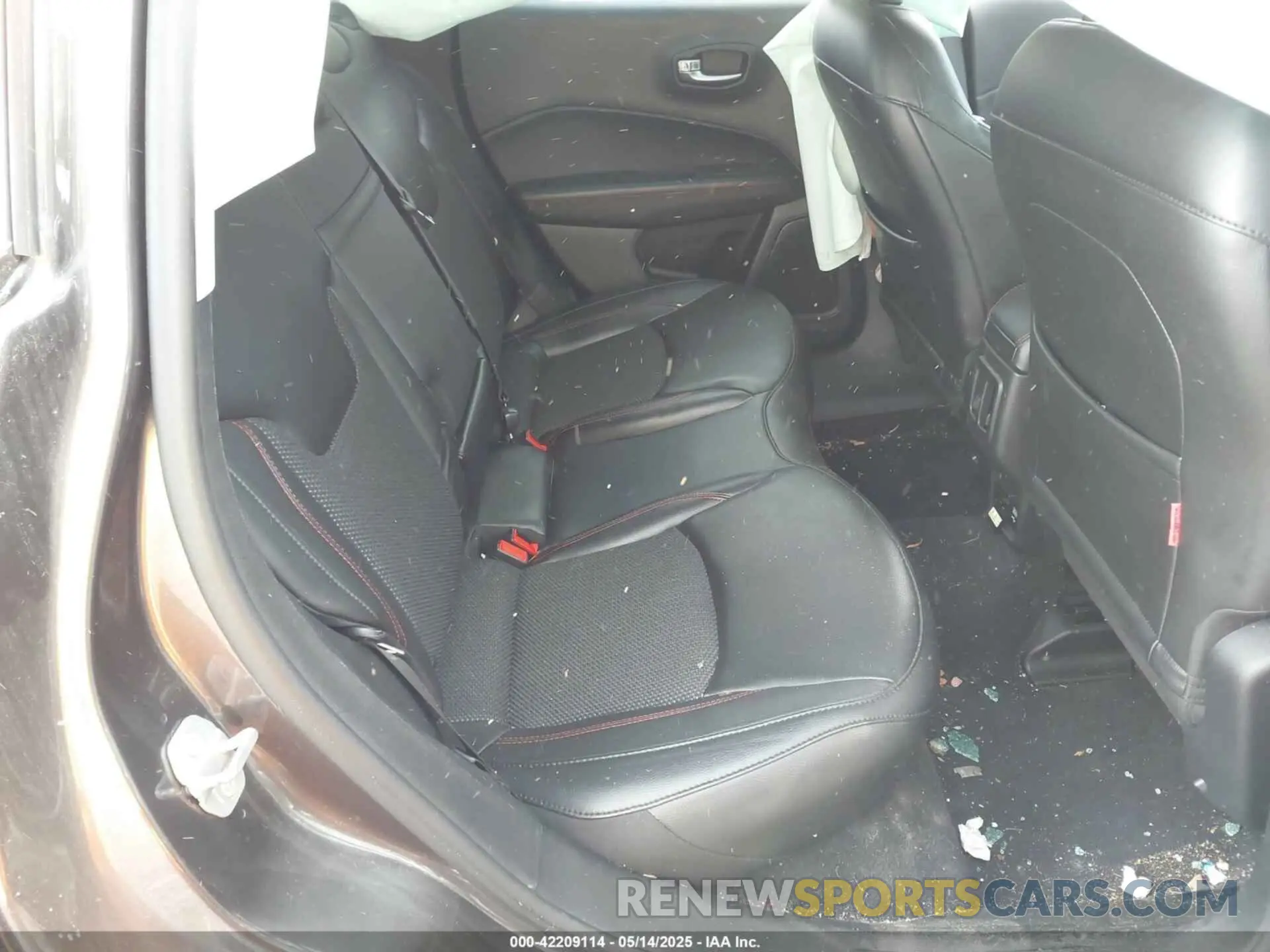 8 fotografías del automóvil dañado 3C4NJDDB5KT722107 JEEP COMPASS 2019