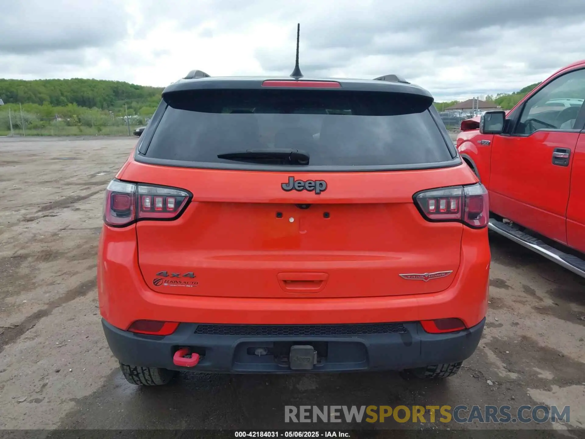 16 fotografías del automóvil dañado 3C4NJDDB5KT754054 JEEP COMPASS 2019