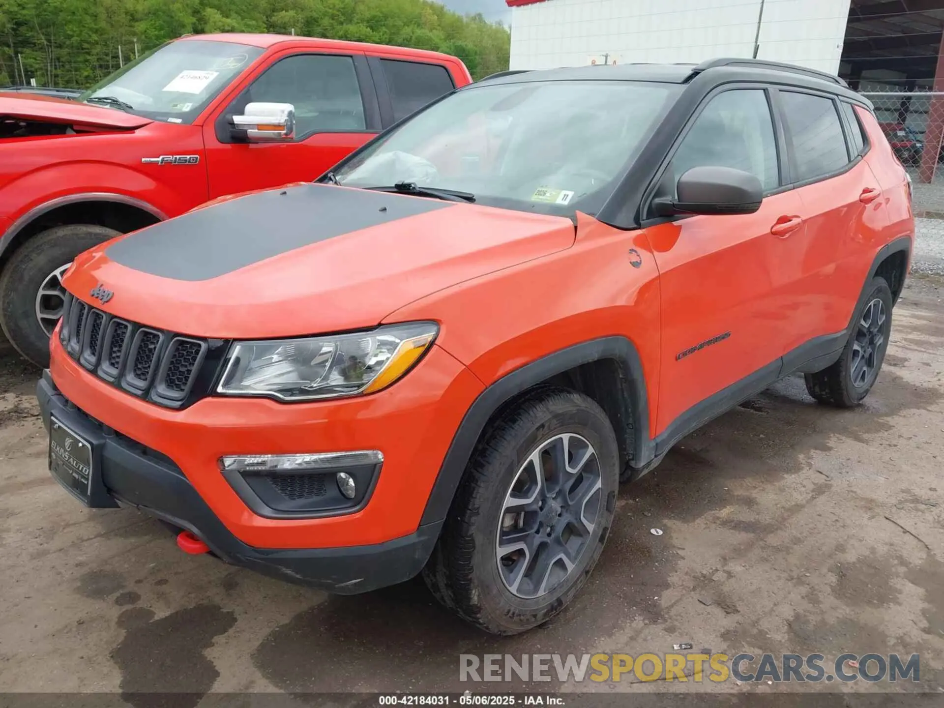 2 fotografías del automóvil dañado 3C4NJDDB5KT754054 JEEP COMPASS 2019