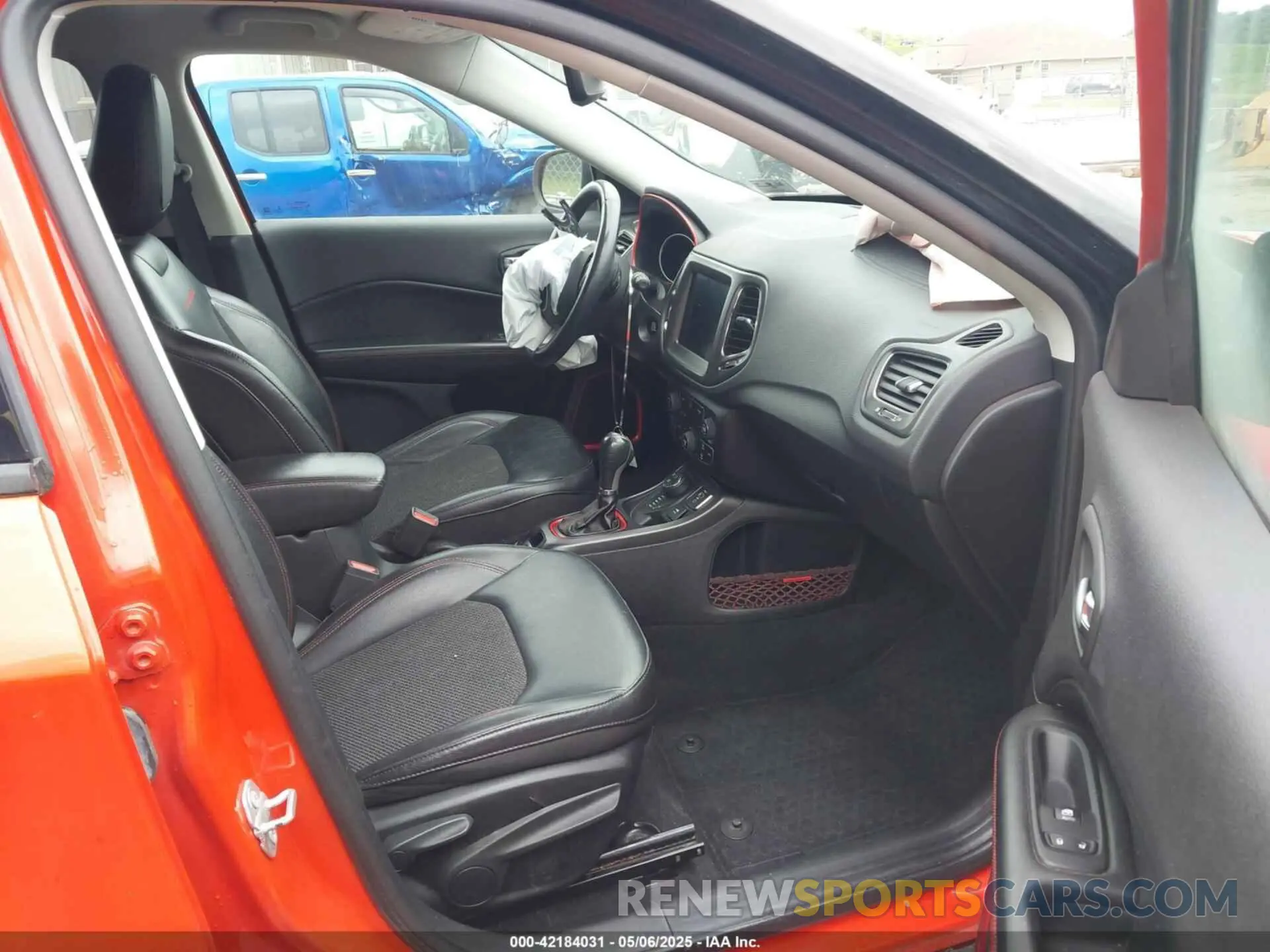 5 fotografías del automóvil dañado 3C4NJDDB5KT754054 JEEP COMPASS 2019