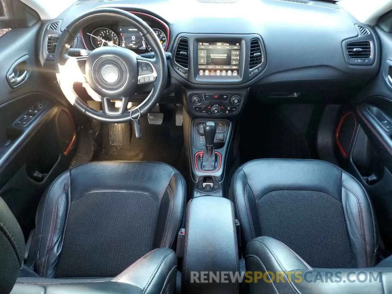 8 fotografías del automóvil dañado 3C4NJDDB5KT775860 JEEP COMPASS 2019