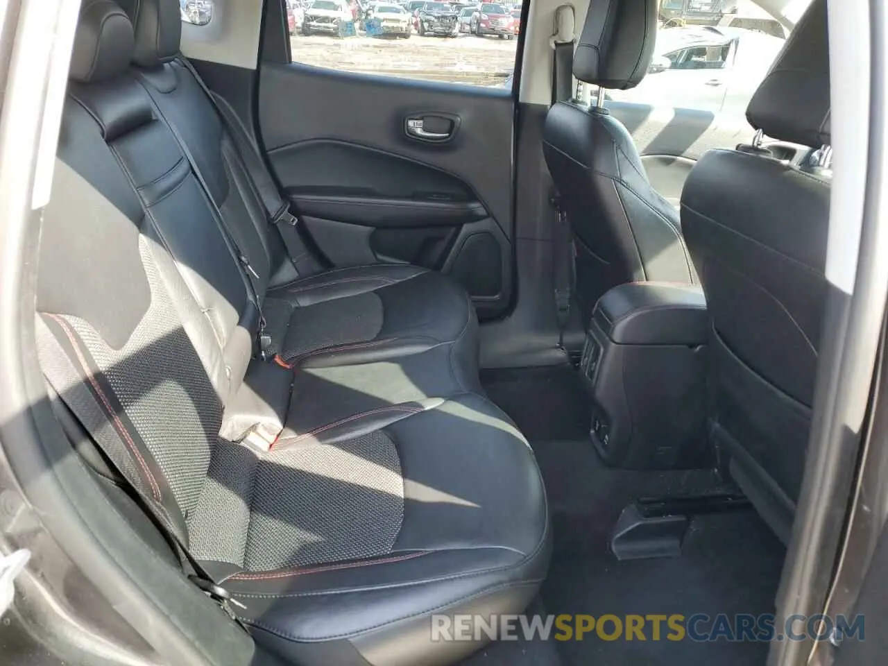 11 fotografías del automóvil dañado 3C4NJDDB6KT688405 JEEP COMPASS 2019