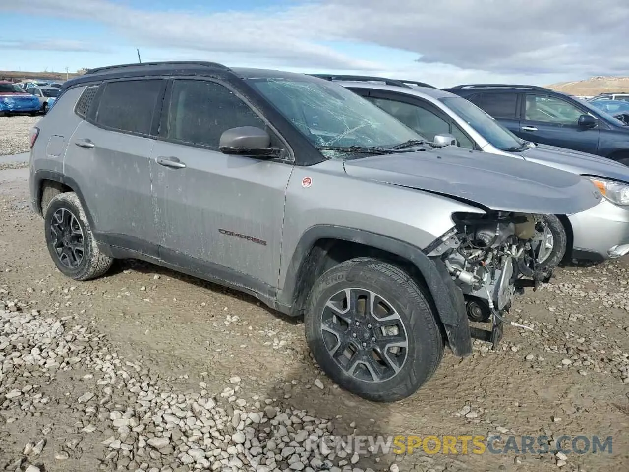 4 fotografías del automóvil dañado 3C4NJDDB7KT661987 JEEP COMPASS 2019