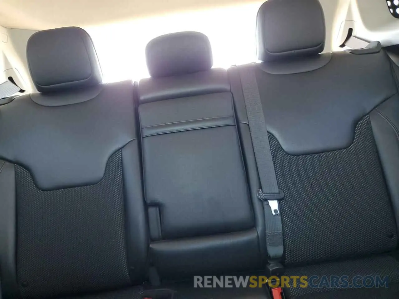 10 fotografías del automóvil dañado 3C4NJDDB7KT795995 JEEP COMPASS 2019