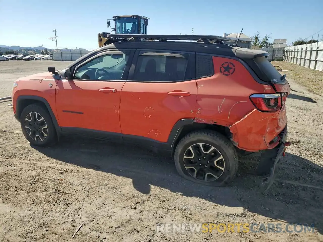 2 fotografías del automóvil dañado 3C4NJDDB7KT795995 JEEP COMPASS 2019