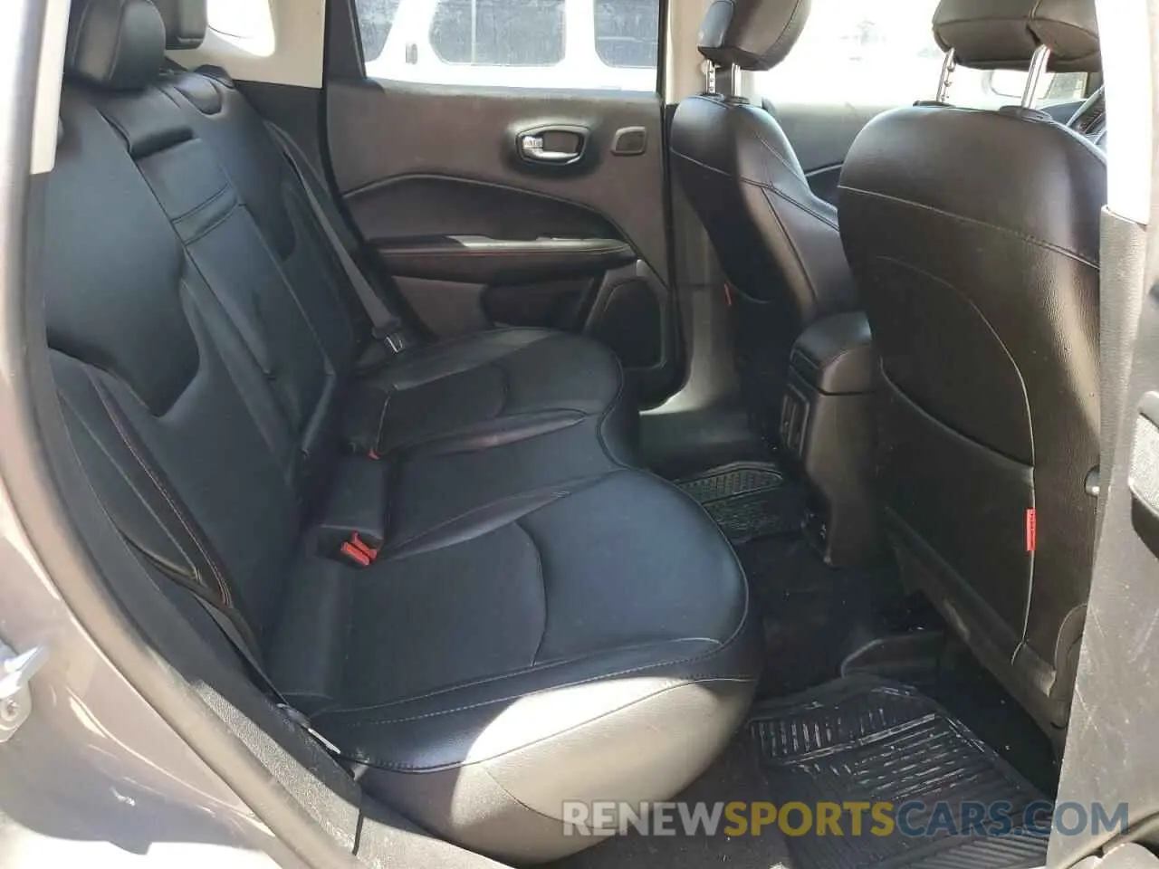 11 fotografías del automóvil dañado 3C4NJDDB8KT714485 JEEP COMPASS 2019