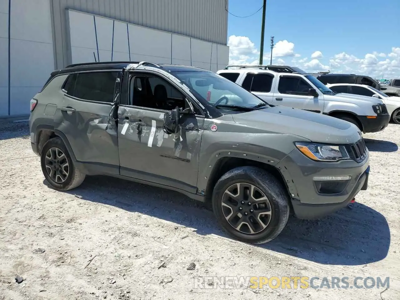 4 fotografías del automóvil dañado 3C4NJDDB8KT714485 JEEP COMPASS 2019