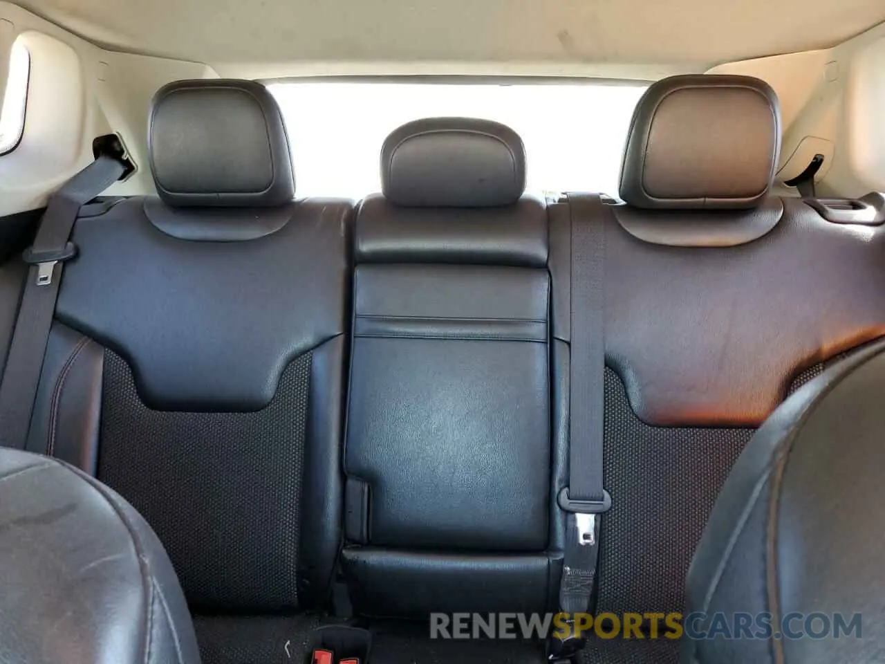 10 fotografías del automóvil dañado 3C4NJDDB8KT721453 JEEP COMPASS 2019