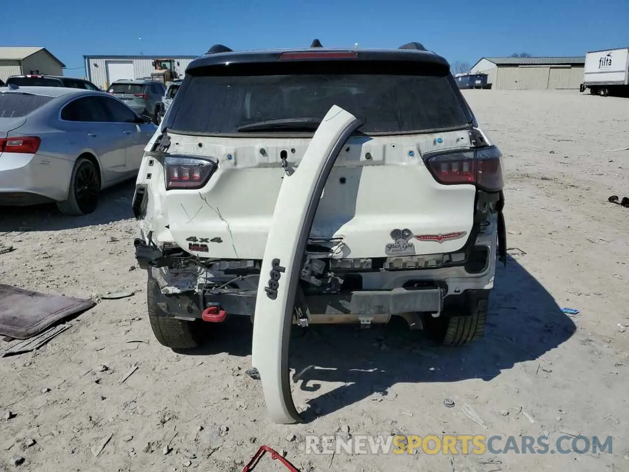 6 fotografías del automóvil dañado 3C4NJDDB8KT721453 JEEP COMPASS 2019