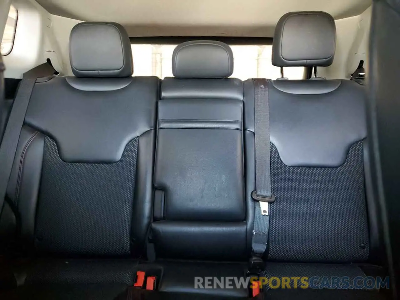 10 fotografías del automóvil dañado 3C4NJDDB8KT791261 JEEP COMPASS 2019