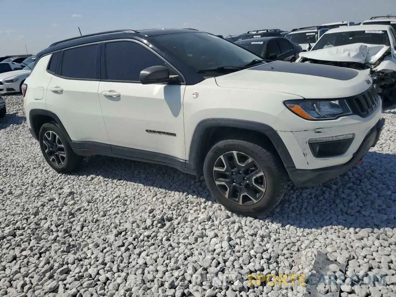 4 fotografías del automóvil dañado 3C4NJDDB8KT791261 JEEP COMPASS 2019