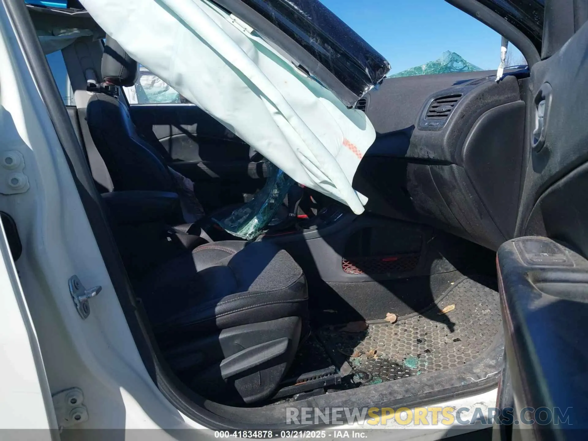 5 fotografías del automóvil dañado 3C4NJDDB8KT812982 JEEP COMPASS 2019