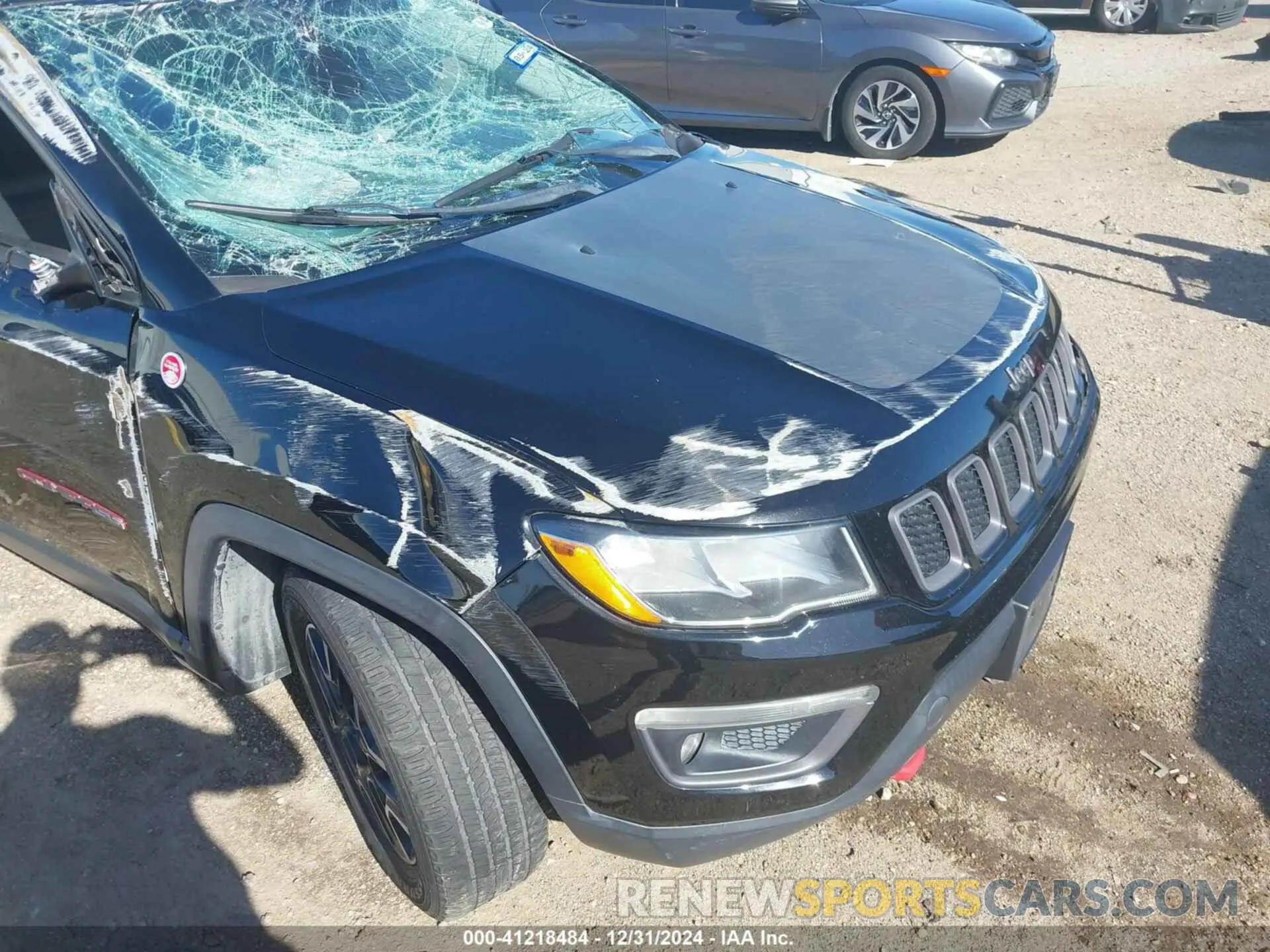18 fotografías del automóvil dañado 3C4NJDDB9KT618154 JEEP COMPASS 2019