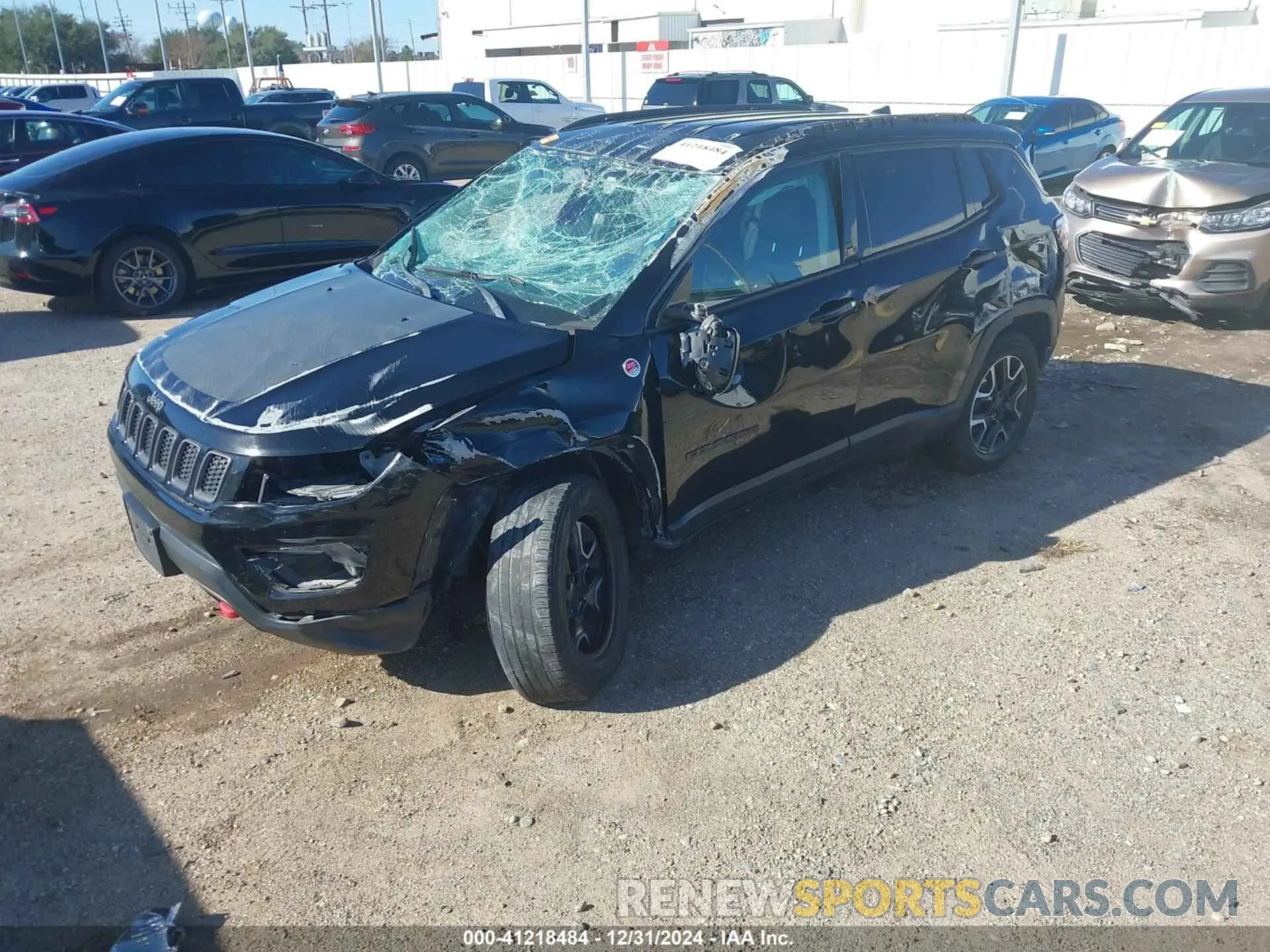 2 fotografías del automóvil dañado 3C4NJDDB9KT618154 JEEP COMPASS 2019