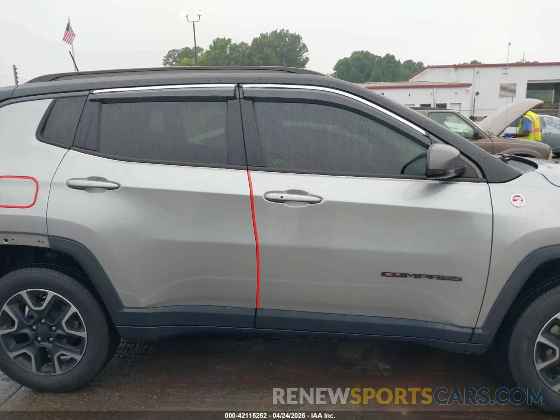 14 fotografías del automóvil dañado 3C4NJDDB9KT721767 JEEP COMPASS 2019