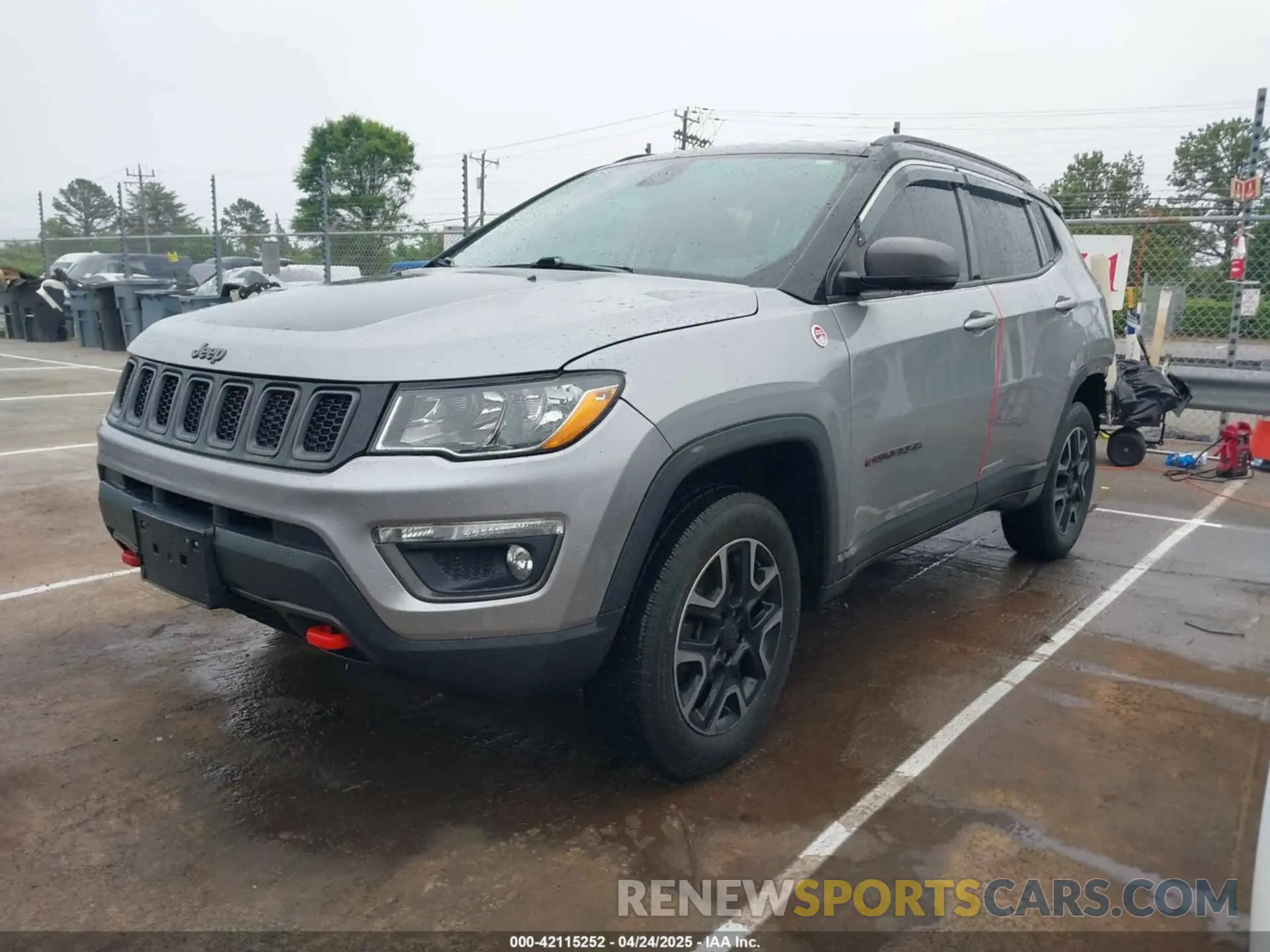 2 fotografías del automóvil dañado 3C4NJDDB9KT721767 JEEP COMPASS 2019