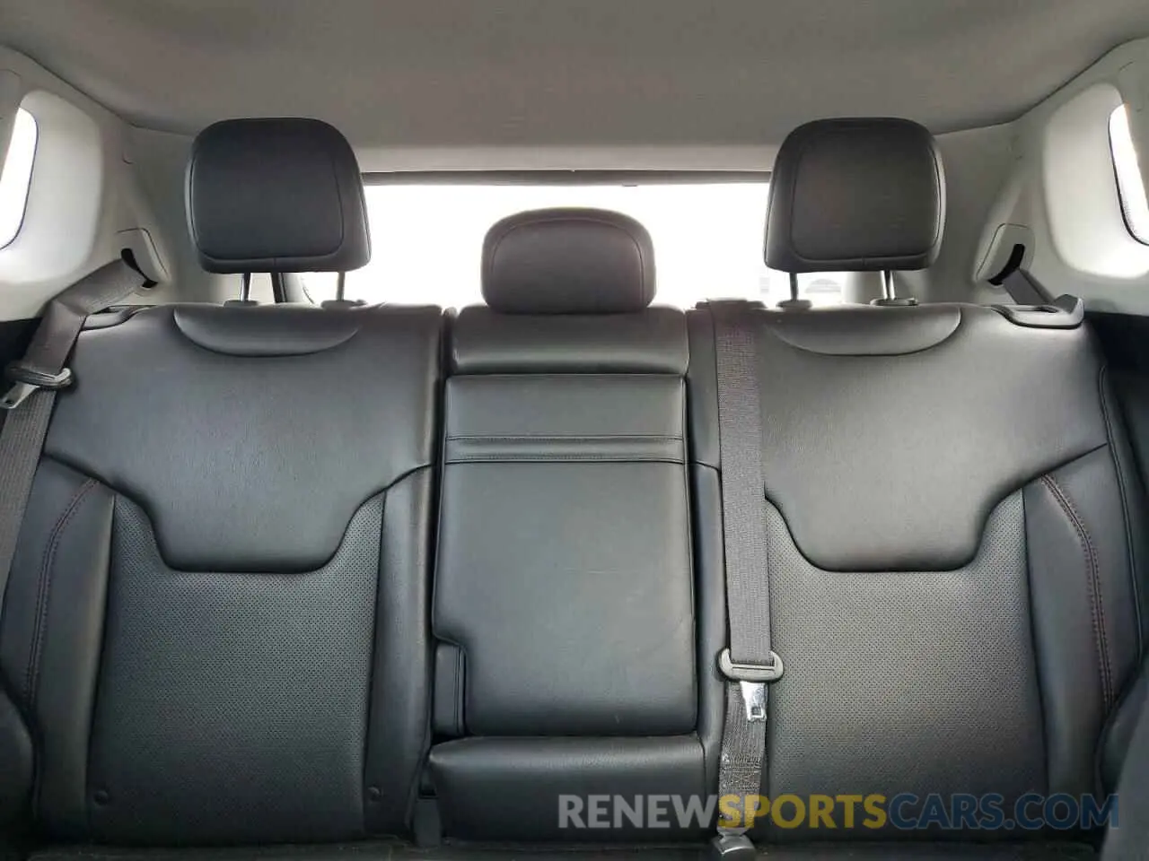 10 fotografías del automóvil dañado 3C4NJDDB9KT790278 JEEP COMPASS 2019