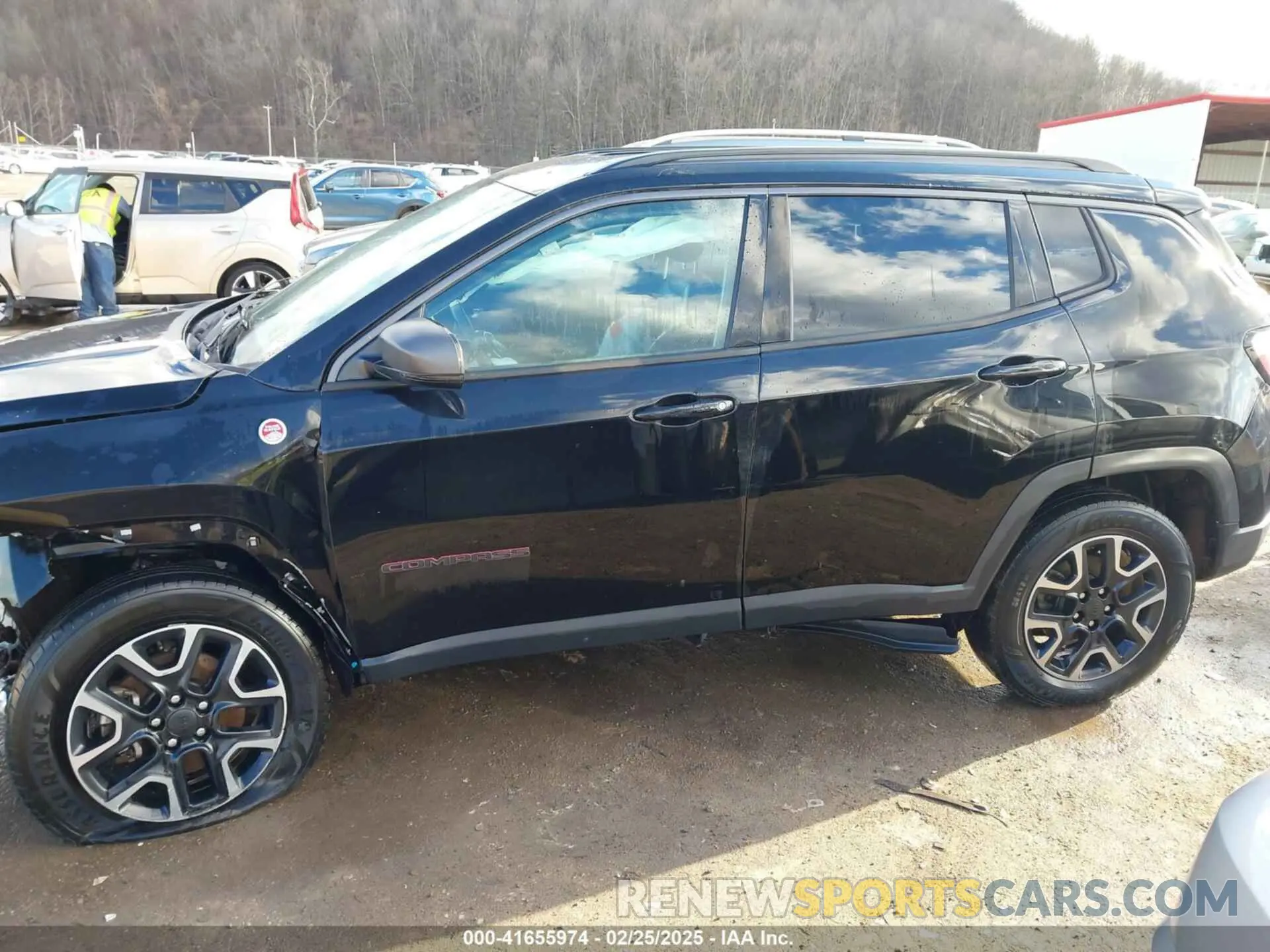 15 fotografías del automóvil dañado 3C4NJDDBXKT671364 JEEP COMPASS 2019