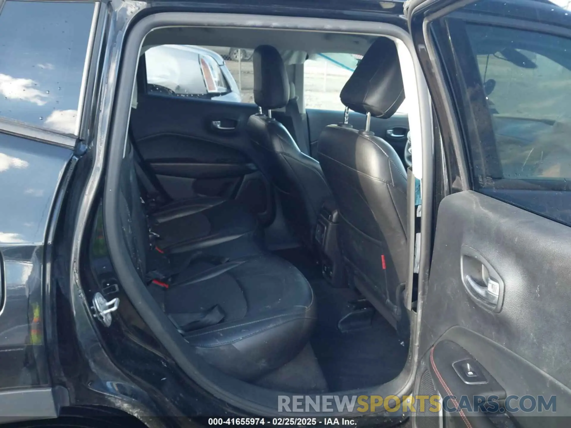 8 fotografías del automóvil dañado 3C4NJDDBXKT671364 JEEP COMPASS 2019