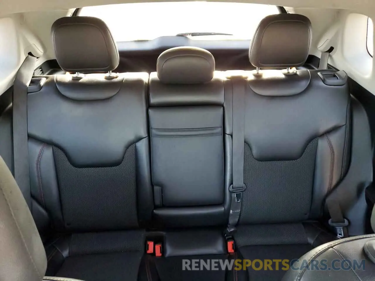 10 fotografías del automóvil dañado 3C4NJDDBXKT671591 JEEP COMPASS 2019