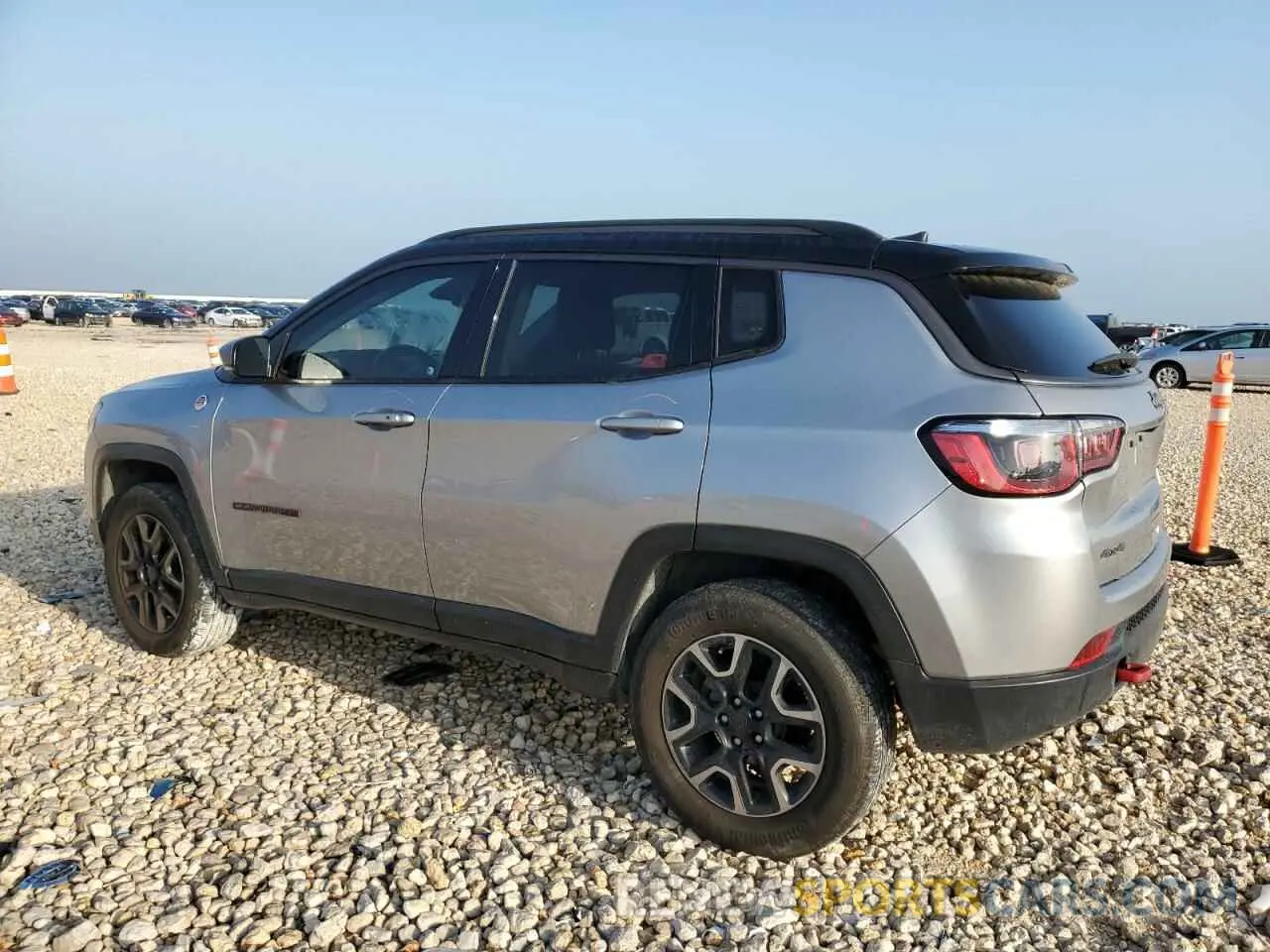 2 fotografías del automóvil dañado 3C4NJDDBXKT671591 JEEP COMPASS 2019