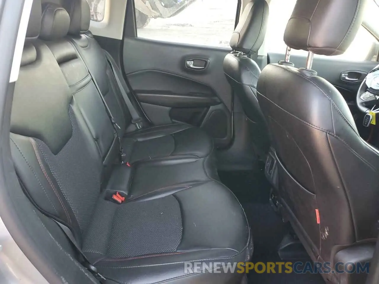 11 fotografías del automóvil dañado 3C4NJDDBXKT722037 JEEP COMPASS 2019