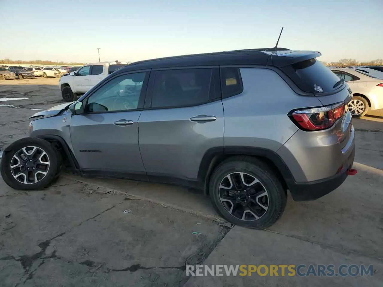2 fotografías del automóvil dañado 3C4NJDDBXKT722037 JEEP COMPASS 2019