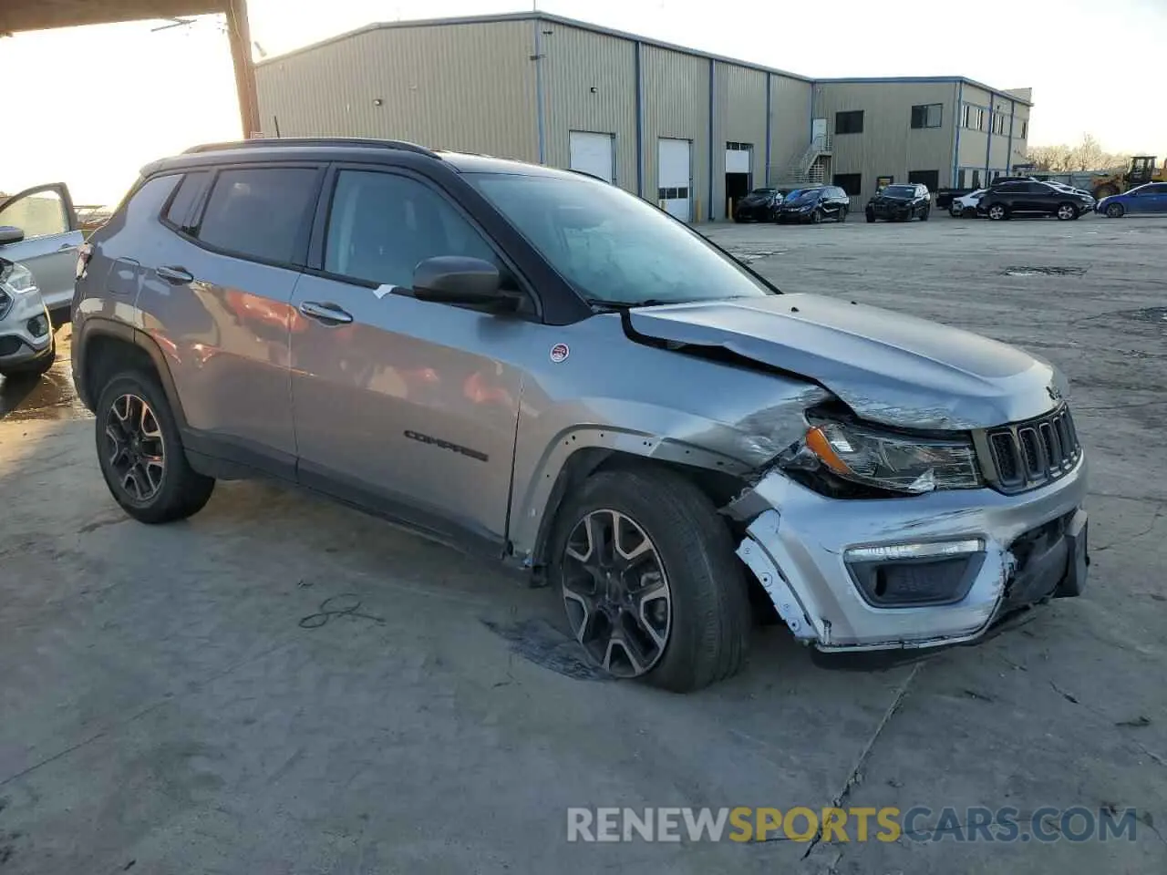 4 fotografías del automóvil dañado 3C4NJDDBXKT722037 JEEP COMPASS 2019