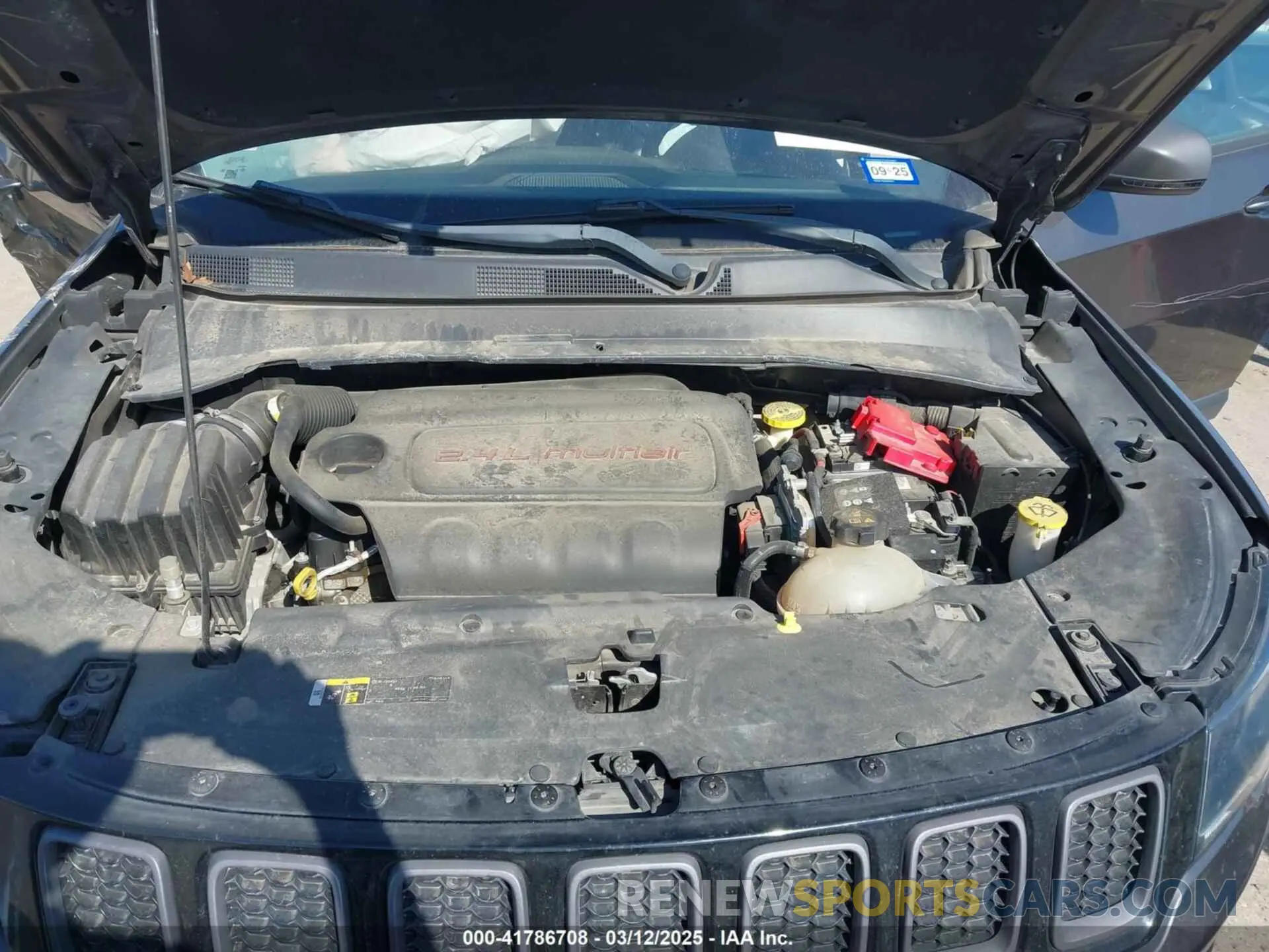 10 fotografías del automóvil dañado 3C4NJDDBXKT811171 JEEP COMPASS 2019