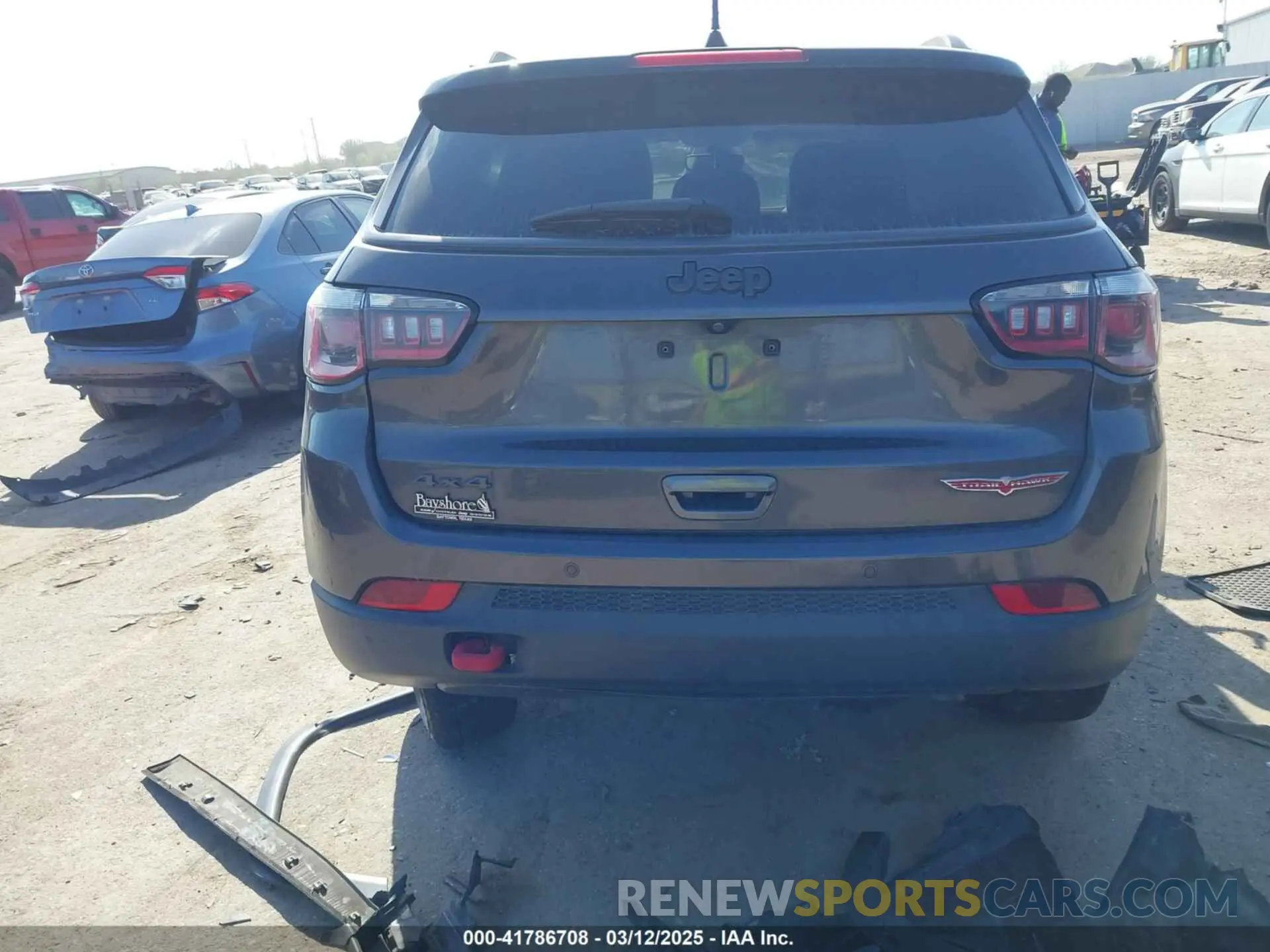 15 fotografías del automóvil dañado 3C4NJDDBXKT811171 JEEP COMPASS 2019