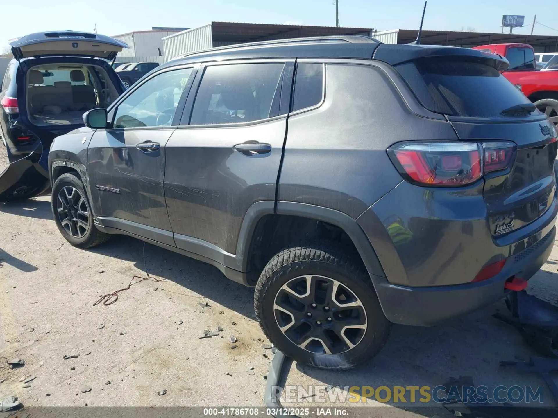 3 fotografías del automóvil dañado 3C4NJDDBXKT811171 JEEP COMPASS 2019
