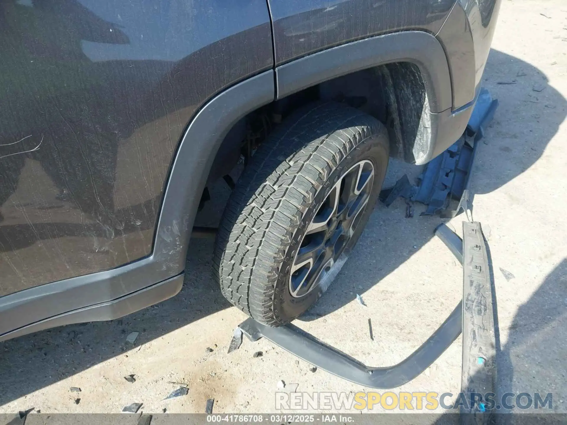 6 fotografías del automóvil dañado 3C4NJDDBXKT811171 JEEP COMPASS 2019