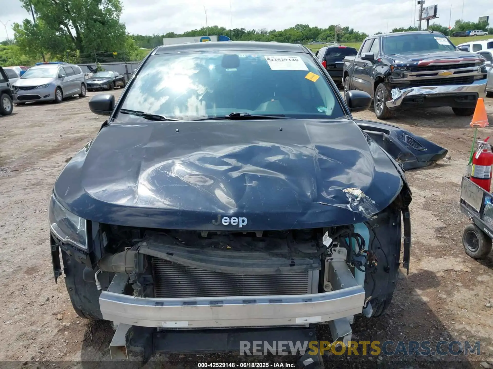 13 fotografías del automóvil dañado 3C4NJCAB6LT141490 JEEP COMPASS 2020