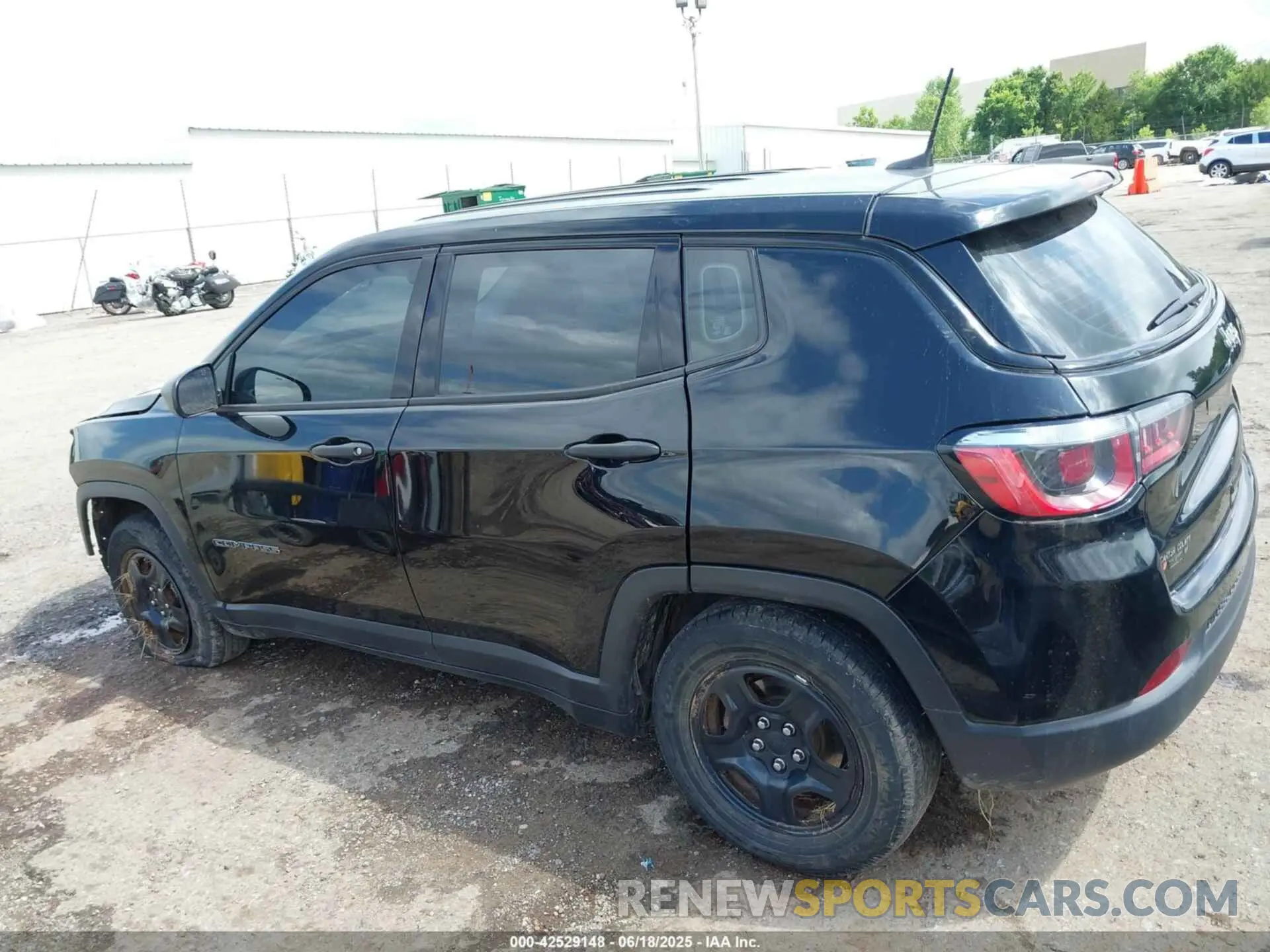 15 fotografías del automóvil dañado 3C4NJCAB6LT141490 JEEP COMPASS 2020