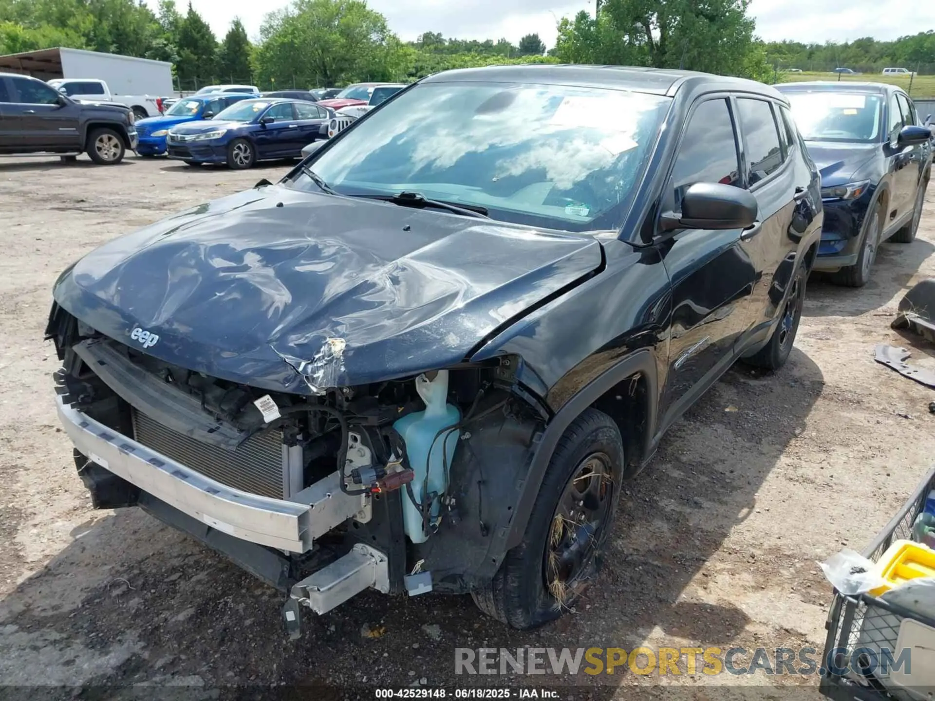 2 fotografías del automóvil dañado 3C4NJCAB6LT141490 JEEP COMPASS 2020