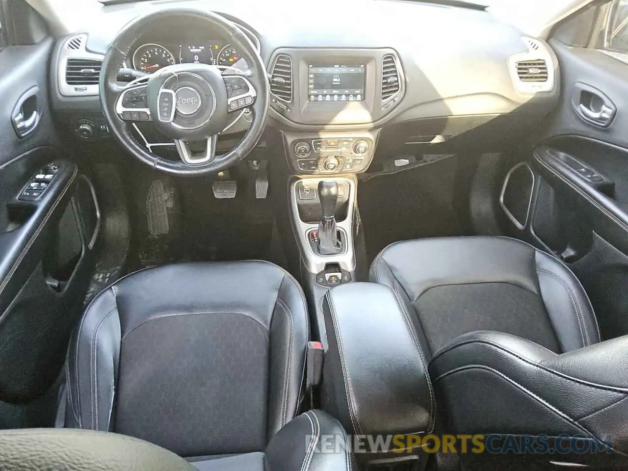 8 fotografías del automóvil dañado 3C4NJCBB0LT224749 JEEP COMPASS 2020