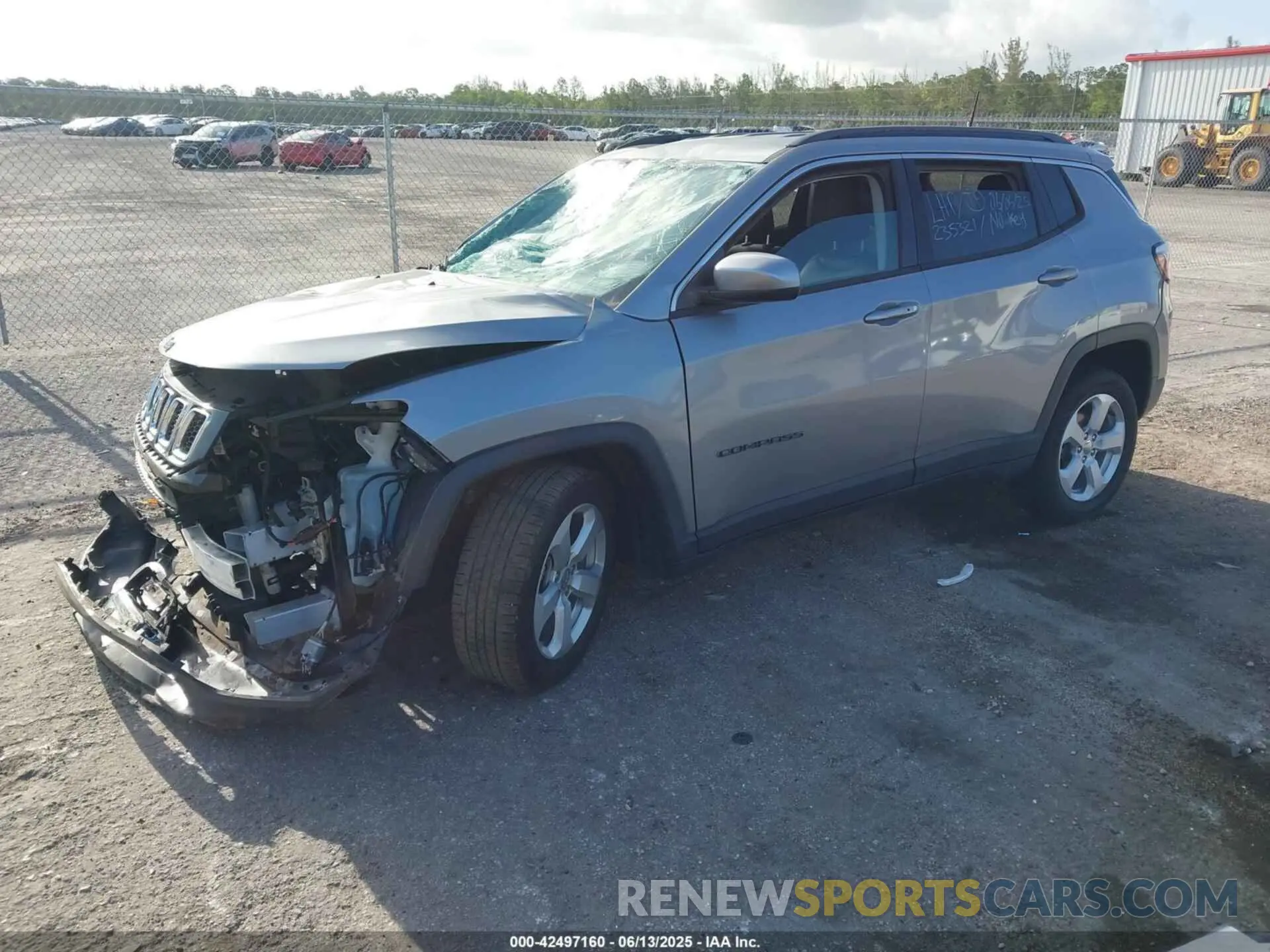 2 fotografías del automóvil dañado 3C4NJCBB6LT235321 JEEP COMPASS 2020