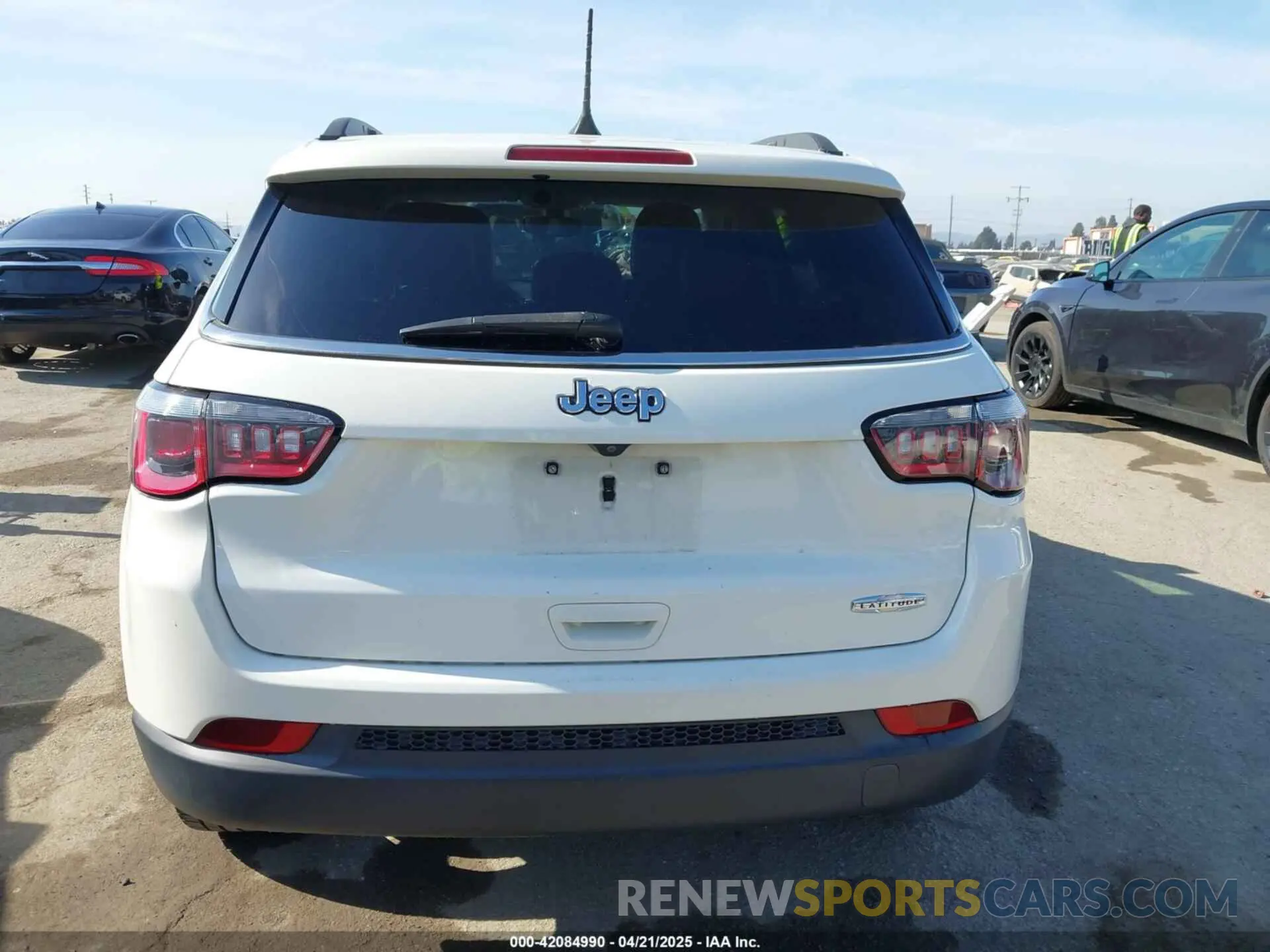 16 fotografías del automóvil dañado 3C4NJCBB8LT124978 JEEP COMPASS 2020