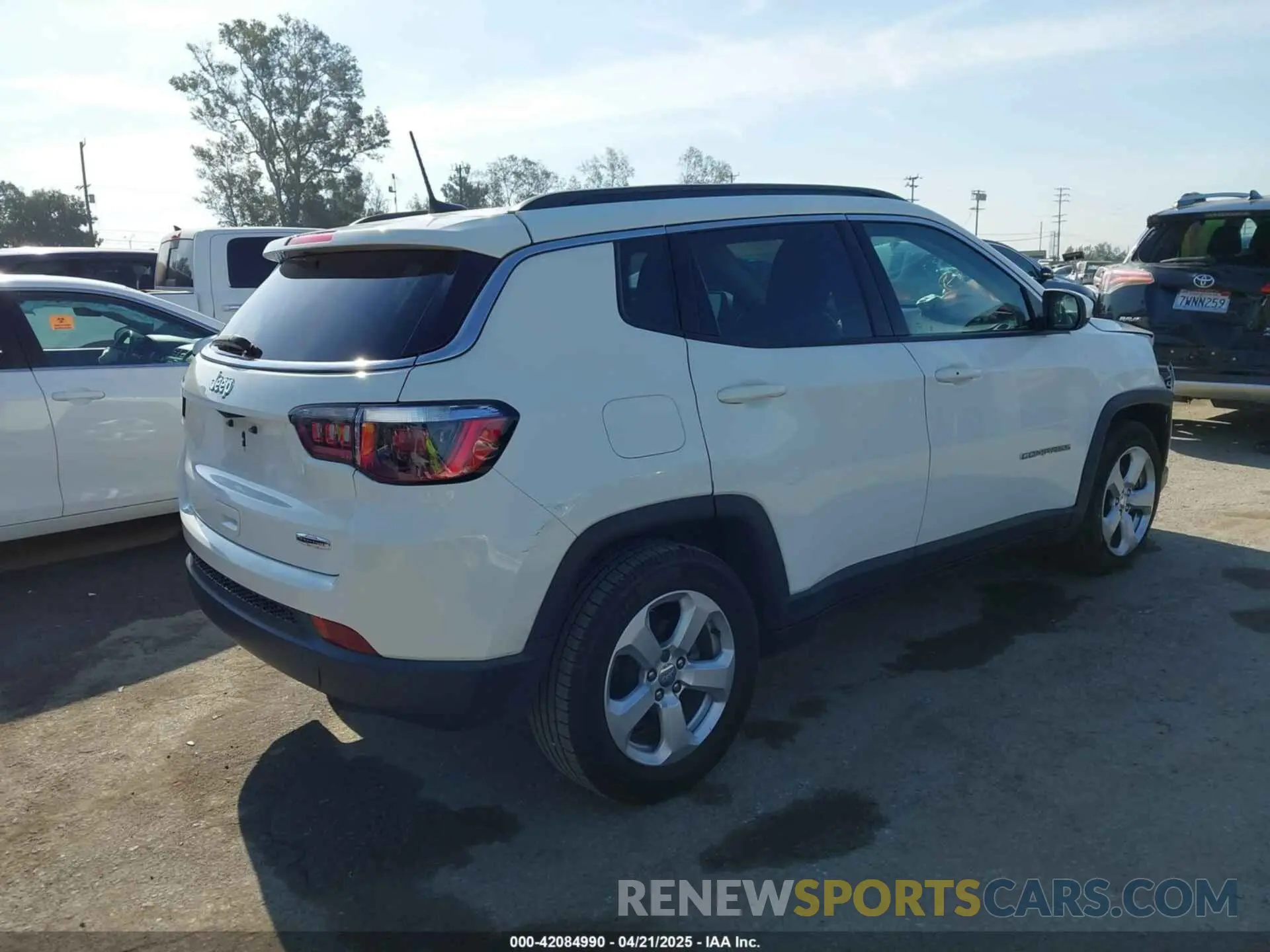 4 fotografías del automóvil dañado 3C4NJCBB8LT124978 JEEP COMPASS 2020