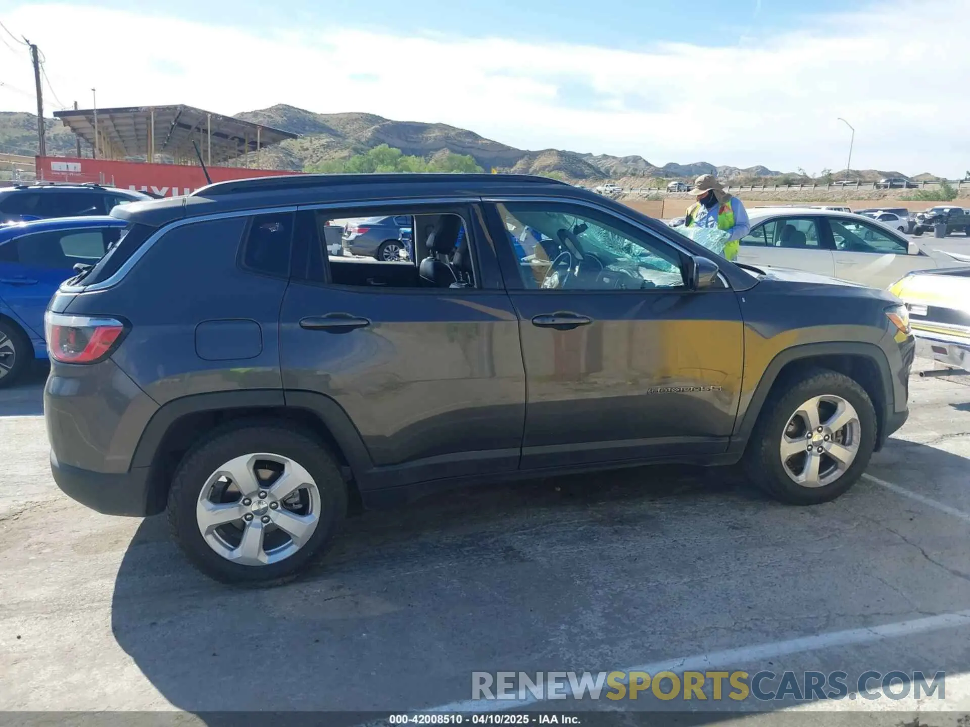 12 fotografías del automóvil dañado 3C4NJCBB8LT199034 JEEP COMPASS 2020