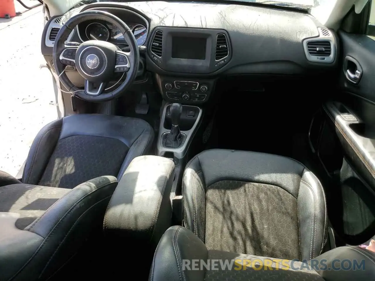8 fotografías del automóvil dañado 3C4NJCBB8LT257269 JEEP COMPASS 2020