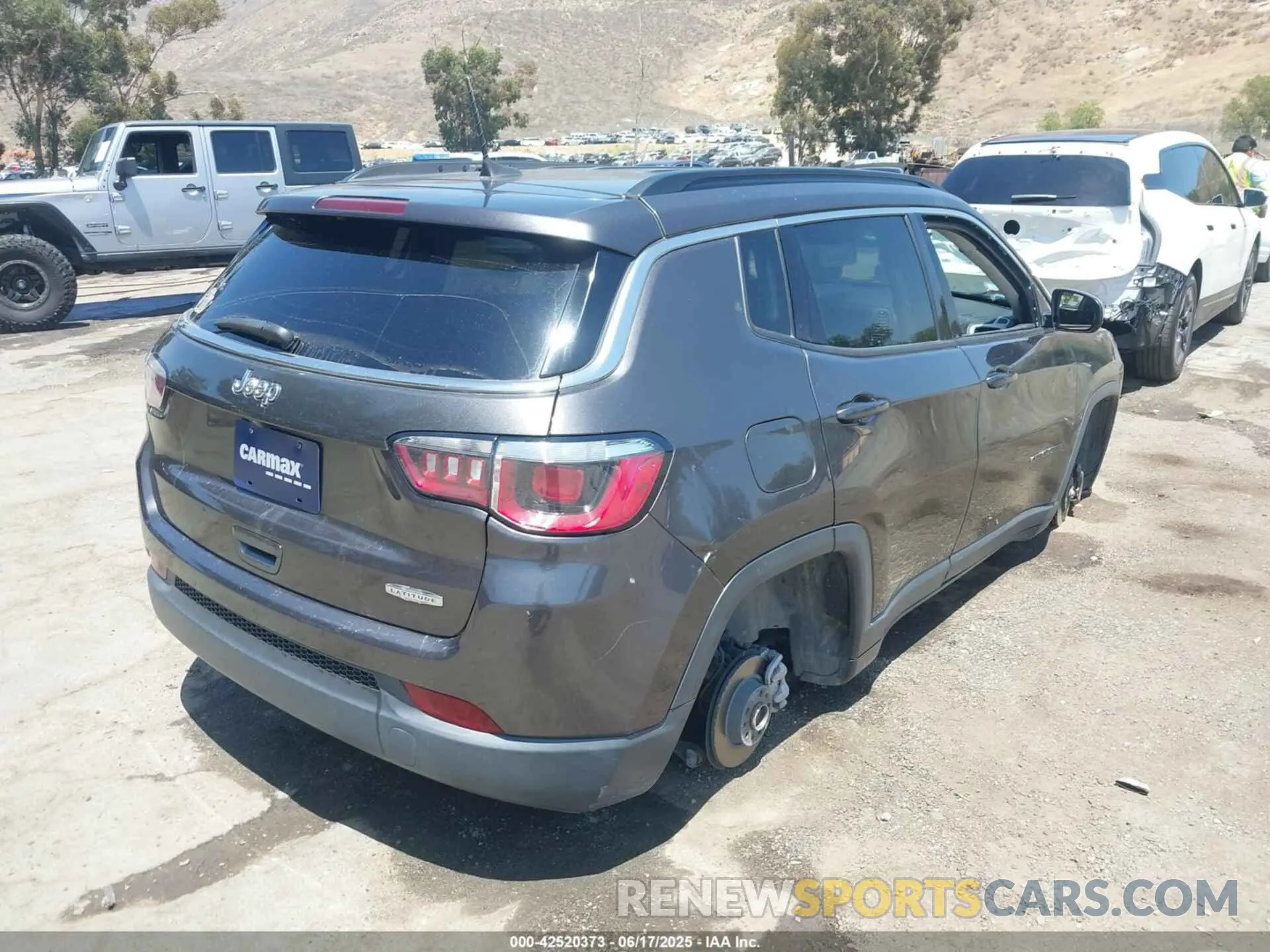 4 fotografías del automóvil dañado 3C4NJCBB9LT169802 JEEP COMPASS 2020