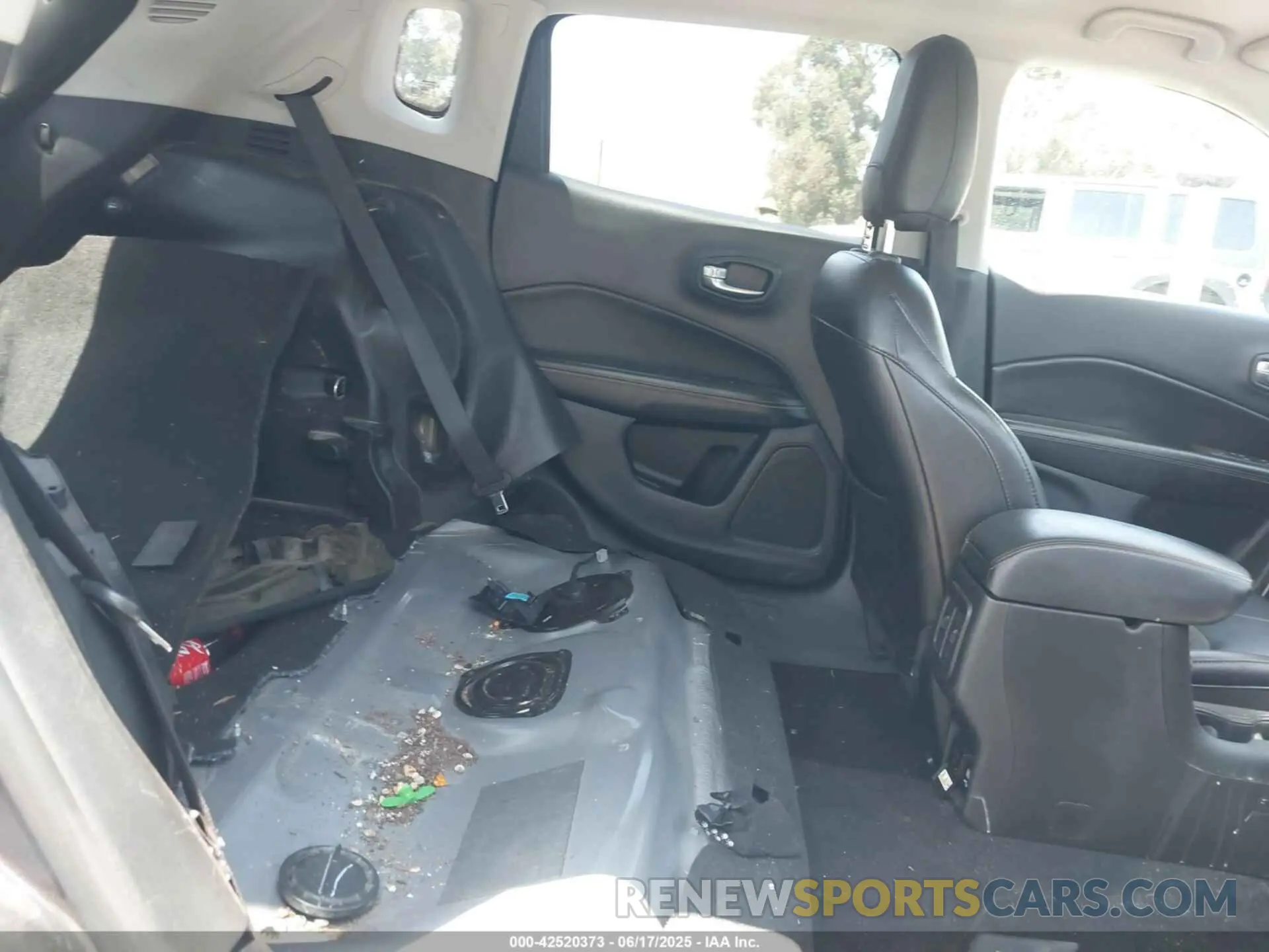 8 fotografías del automóvil dañado 3C4NJCBB9LT169802 JEEP COMPASS 2020