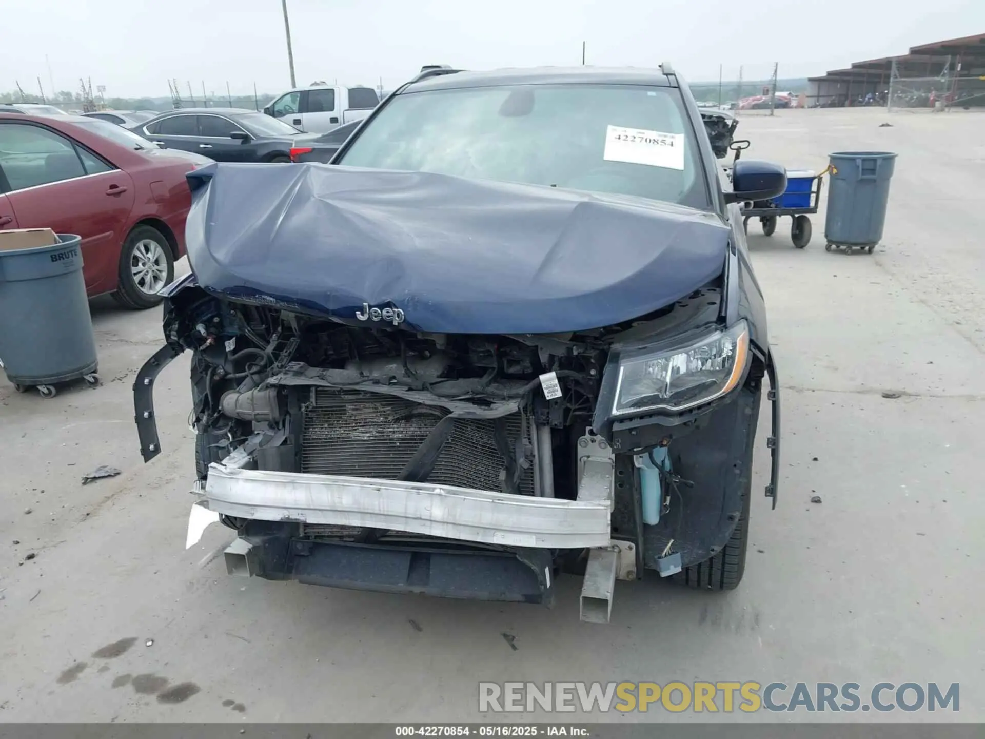 13 fotografías del automóvil dañado 3C4NJCBBXLT205917 JEEP COMPASS 2020
